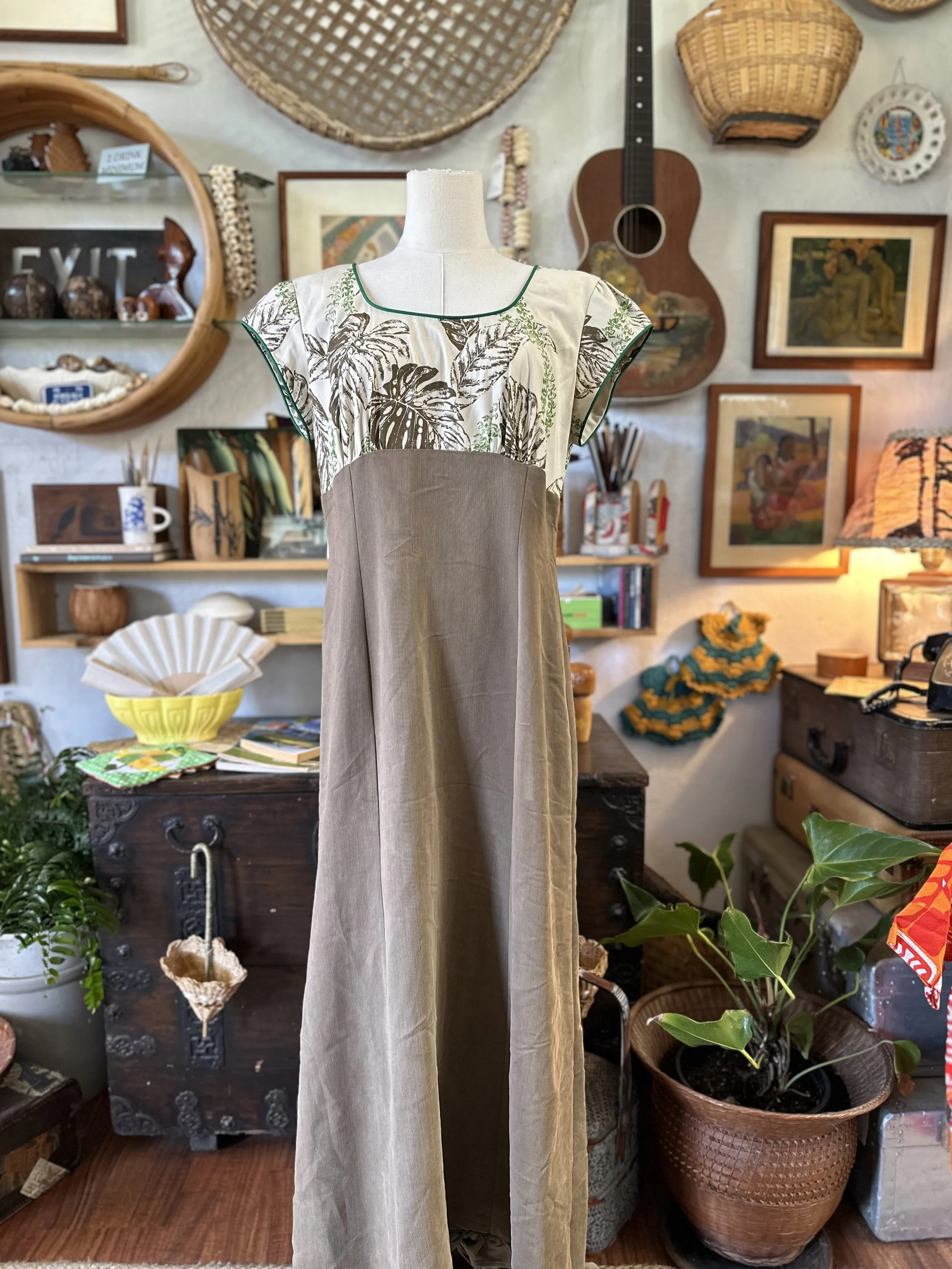 Vintage Amy Lee mu'umu'u