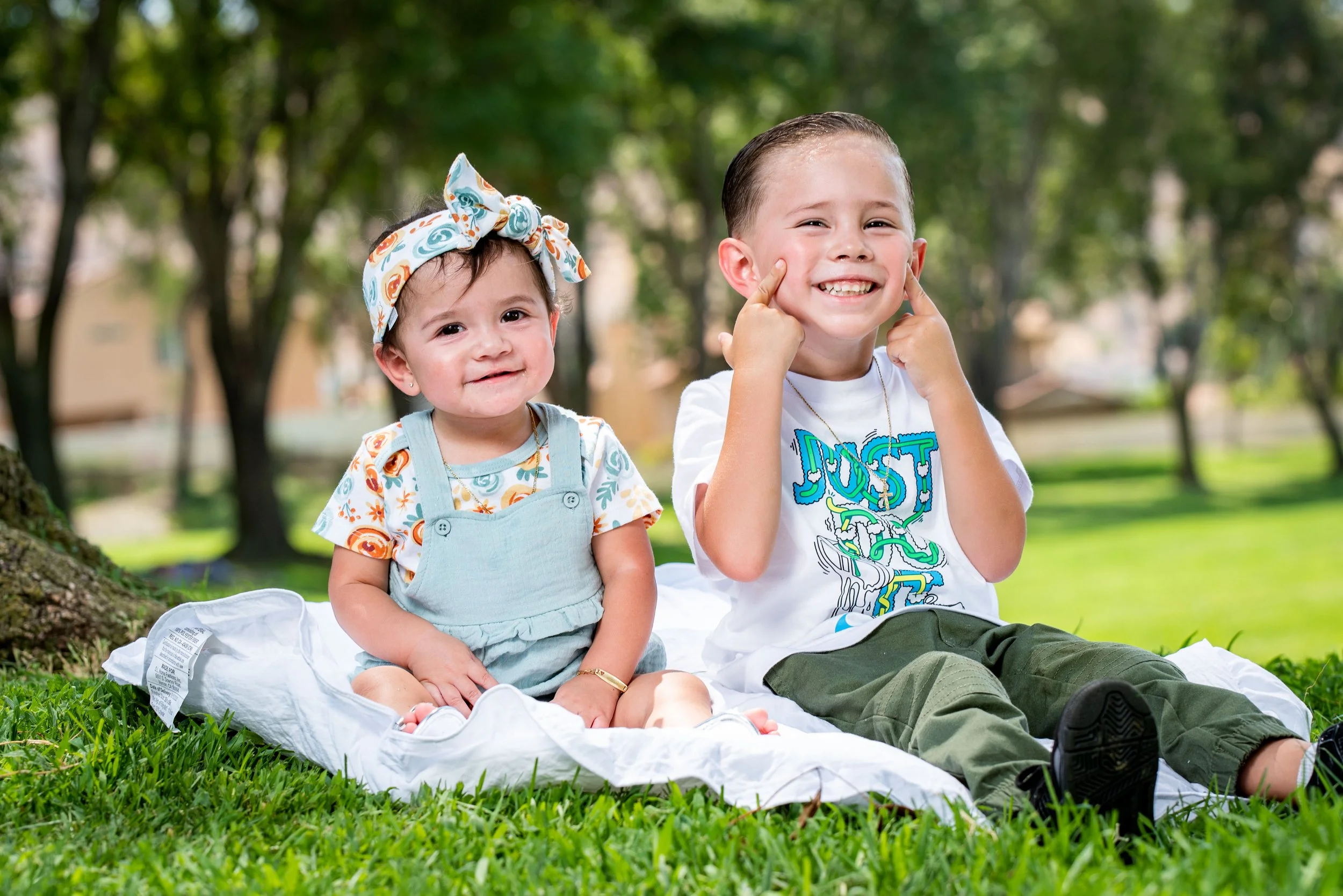 Sibling Portrait - Portrait photography - On location - Fontana