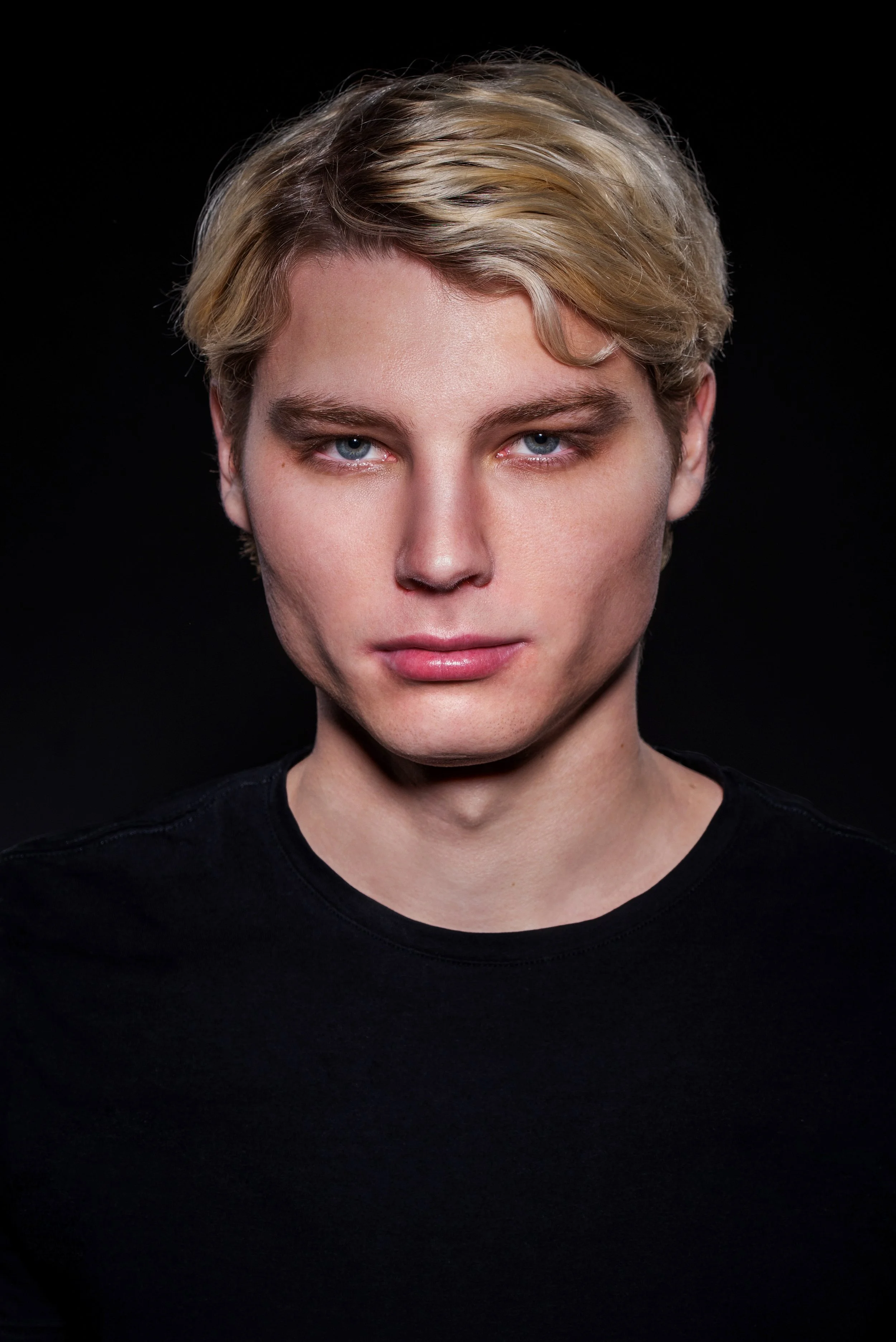 Headshot of model Connor Ryan |  Acting headshot | studio photography | photo taken by Mario Martel