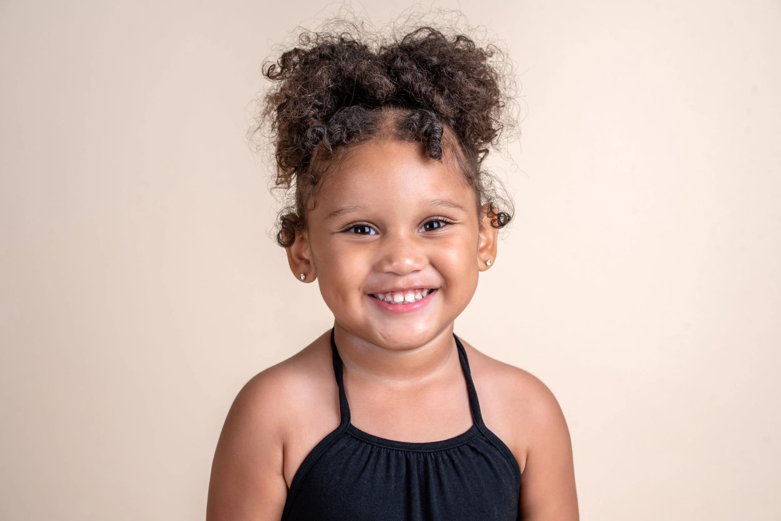 Acting head shot | beautiful young girl | Professional headshot | photo taken by Mario Martel
