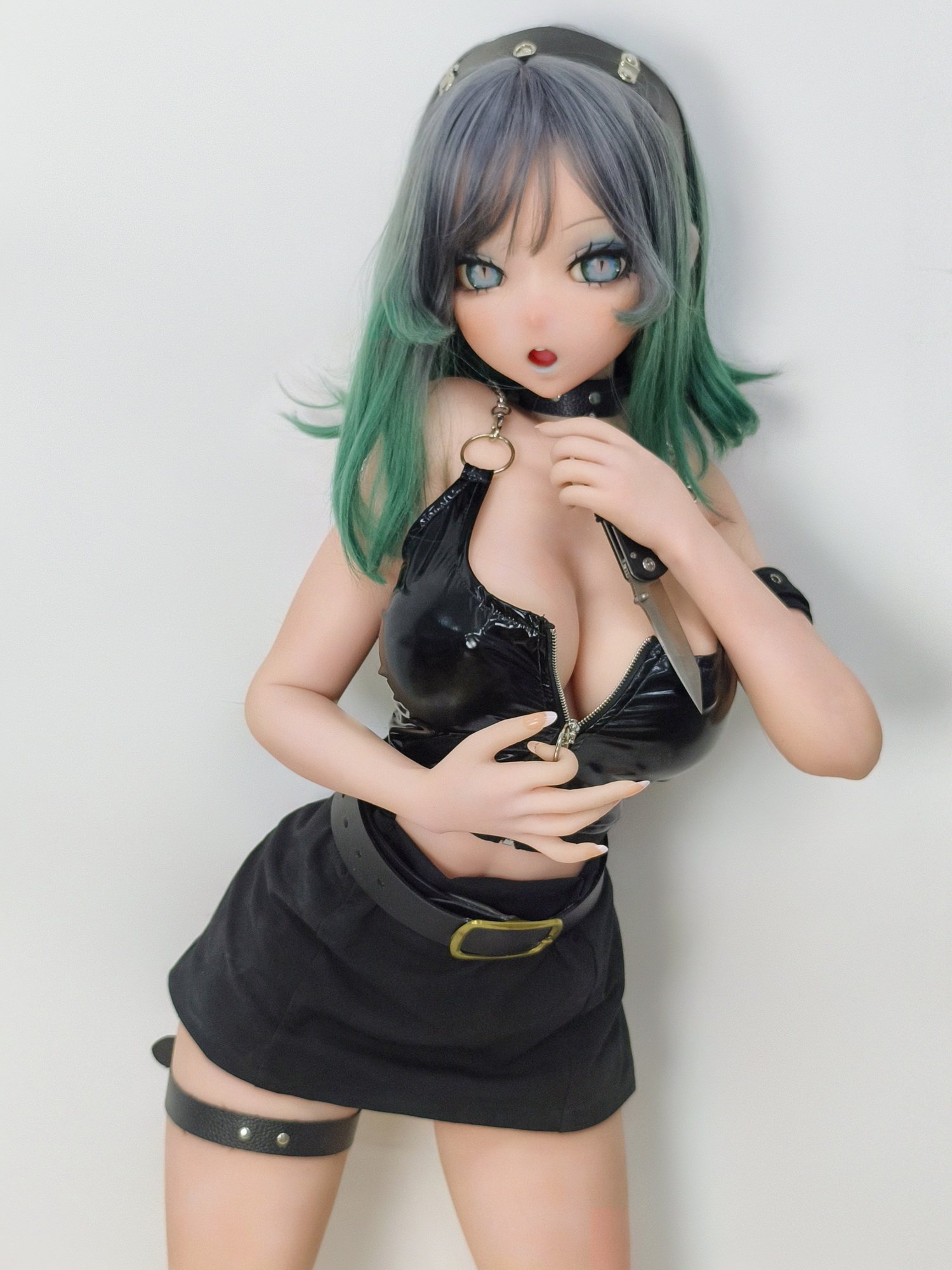 RAD014-Off-C04.jpg