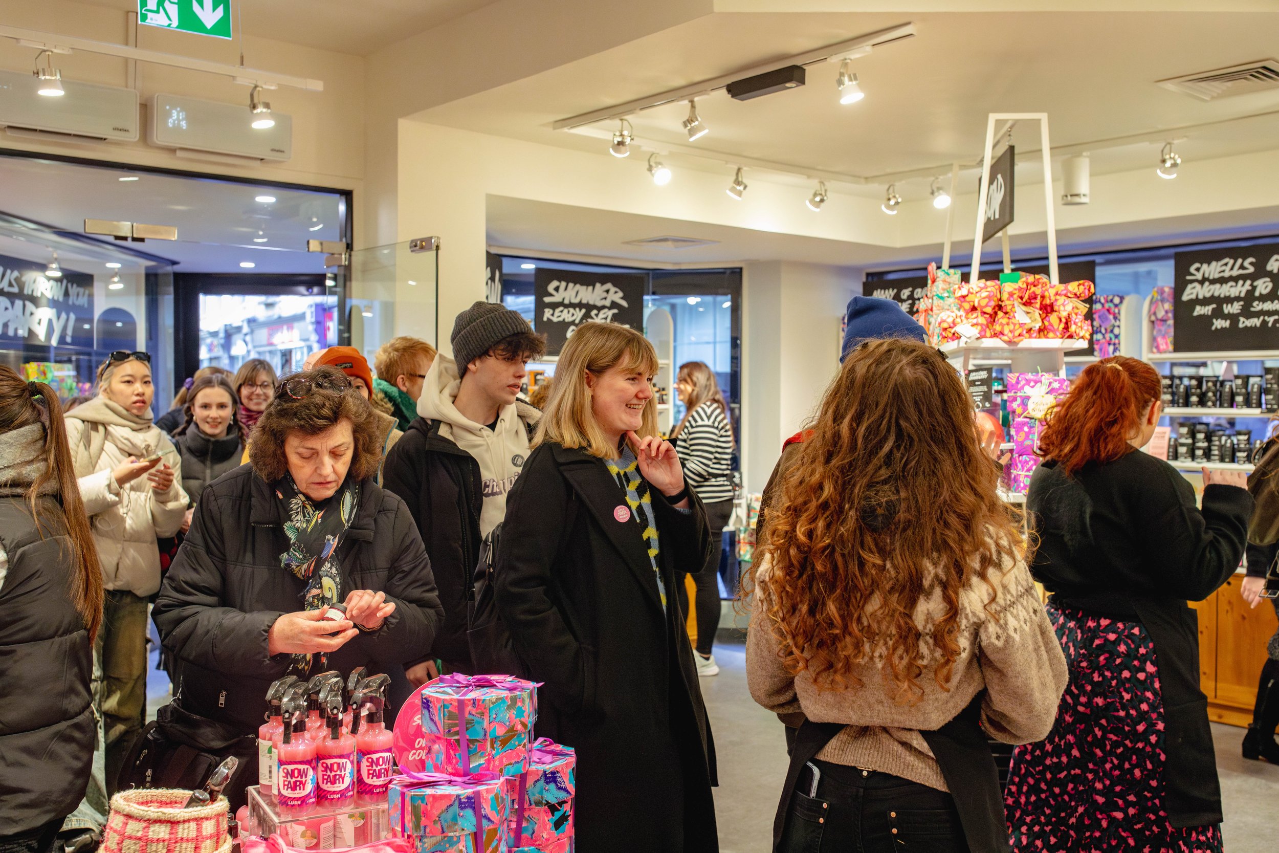 Lush-FionaFinchett-York-22-11-24-222.jpg