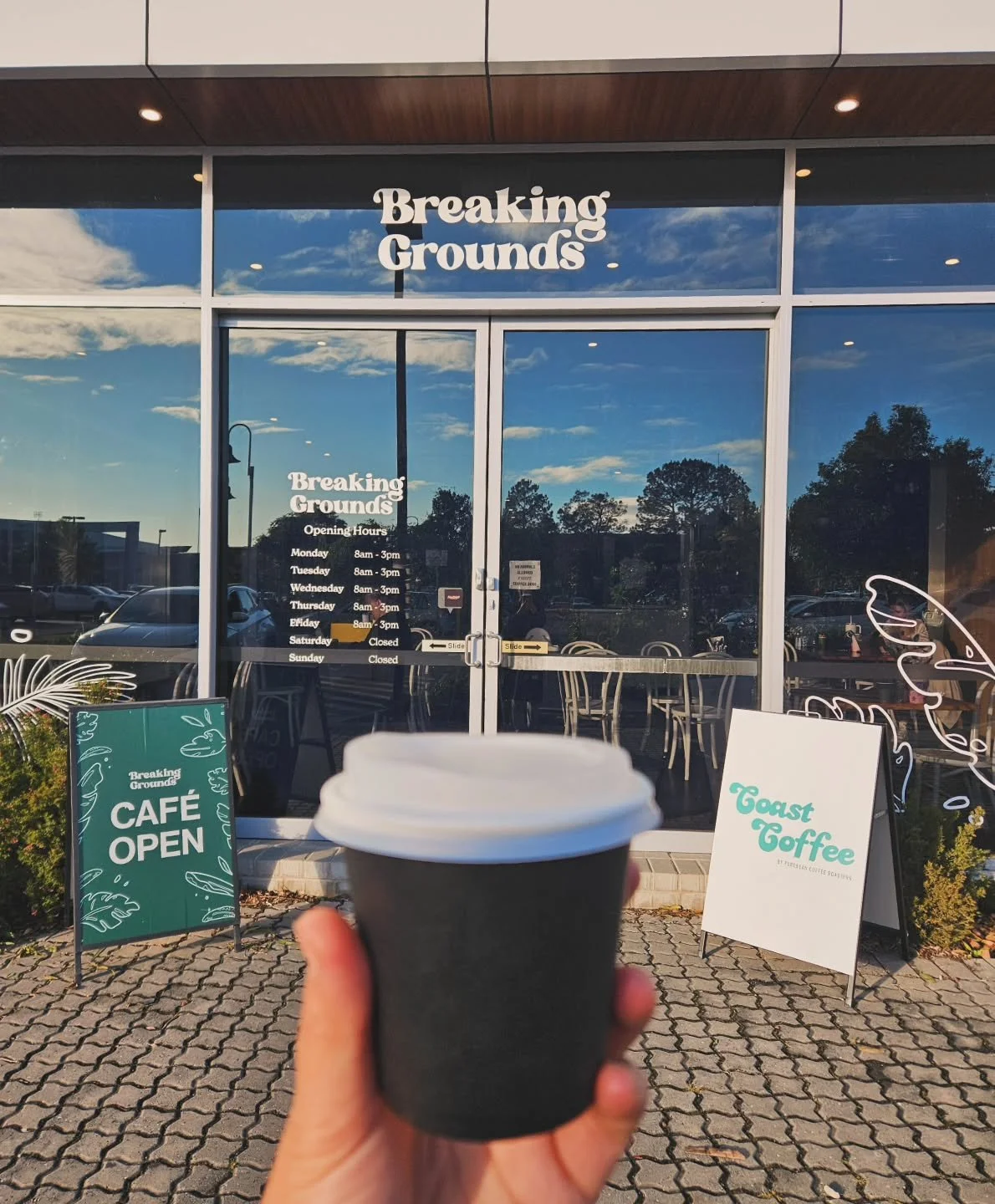 Sunshine and coffee to start the day 🌞☕️✨️
- Open from 7.30am -

#coffee #coffeedaily
#coffeelover