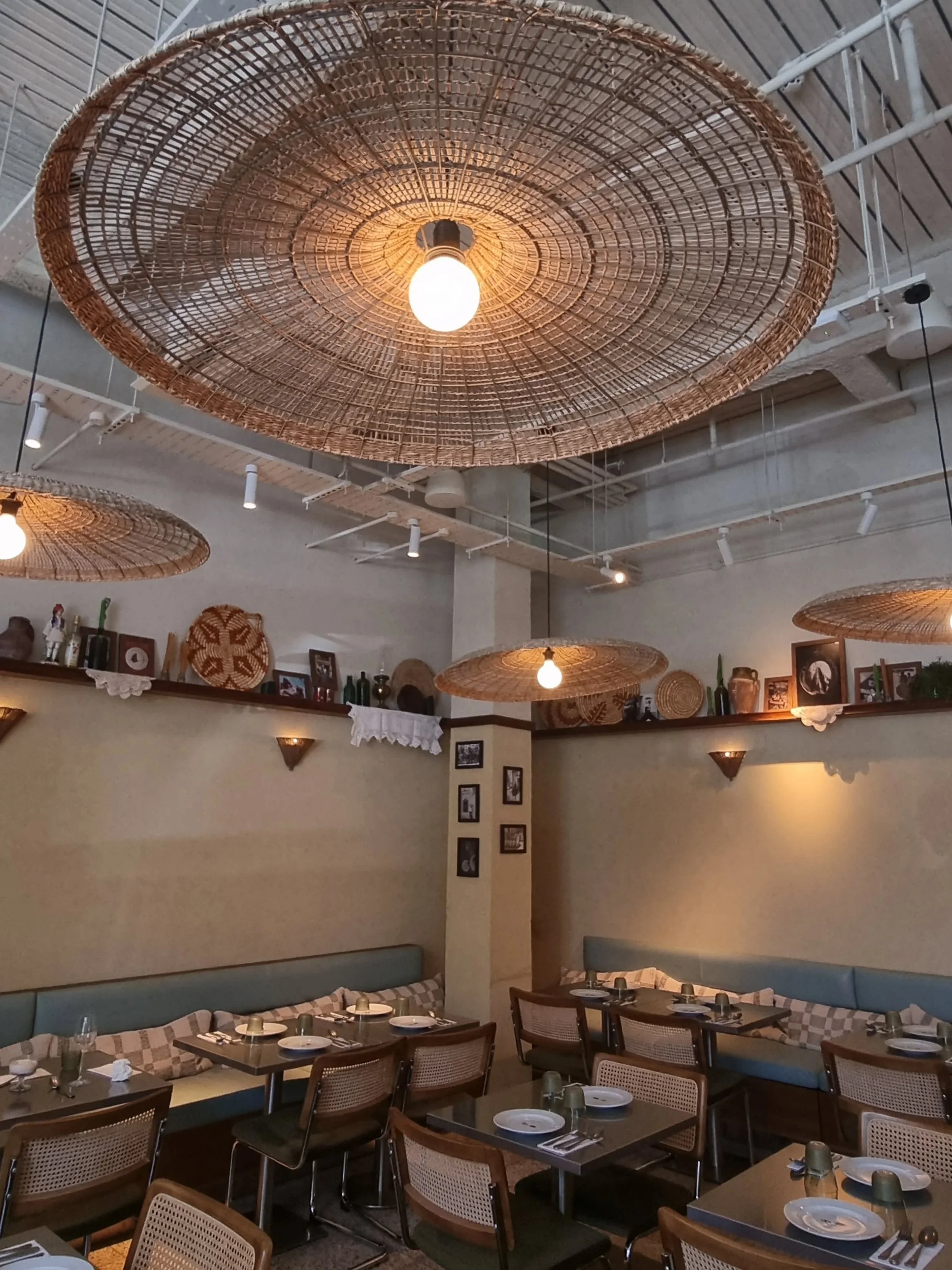 Thoroughly enjoyed going to the new @zylia_taverna in Covent Garden with @chrishayesuk. Anyone who likes sweetbreads will not be disappointed. The Prawns Saganaki - fabulous - and an epic pork chop. Great restaurant! #coventgarden #newrestaurant #gre