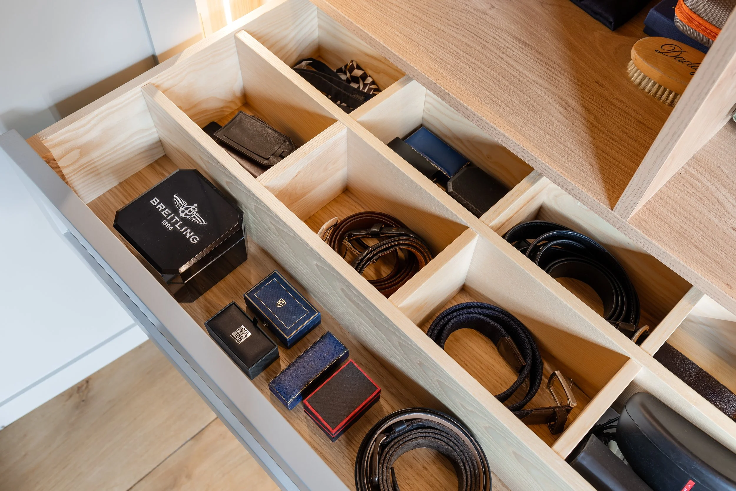 Contemporary Made-to-Measure Wardrobes in Farnham, Surrey