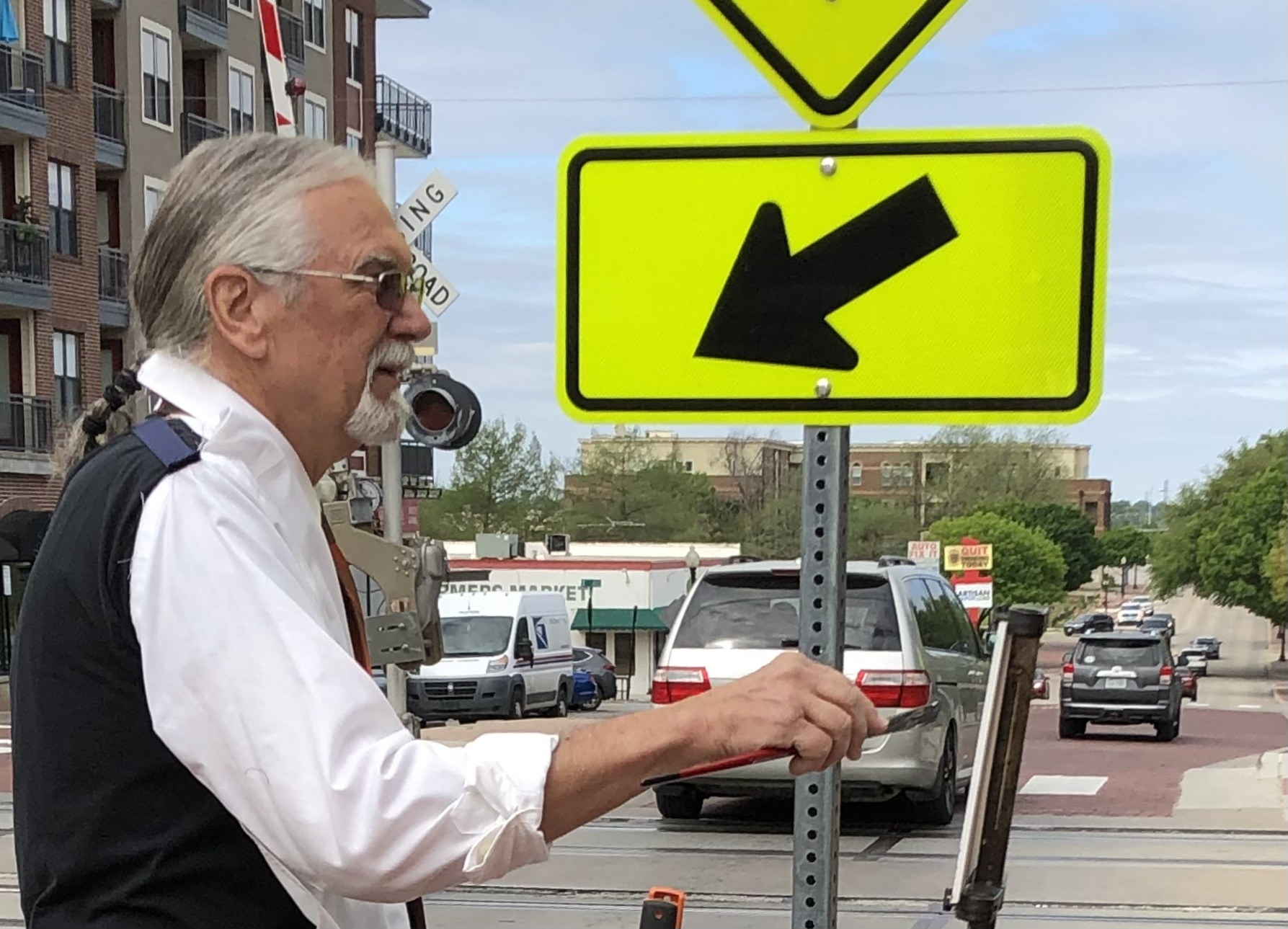  James Gilbreath 
 Artist Honoree 

 Learn More 

 
   For more than six decades, James Gilbreath has built a life around making art. His long career has brought numerous honors and recognitions, including multiple Best of Show awards and recognition
