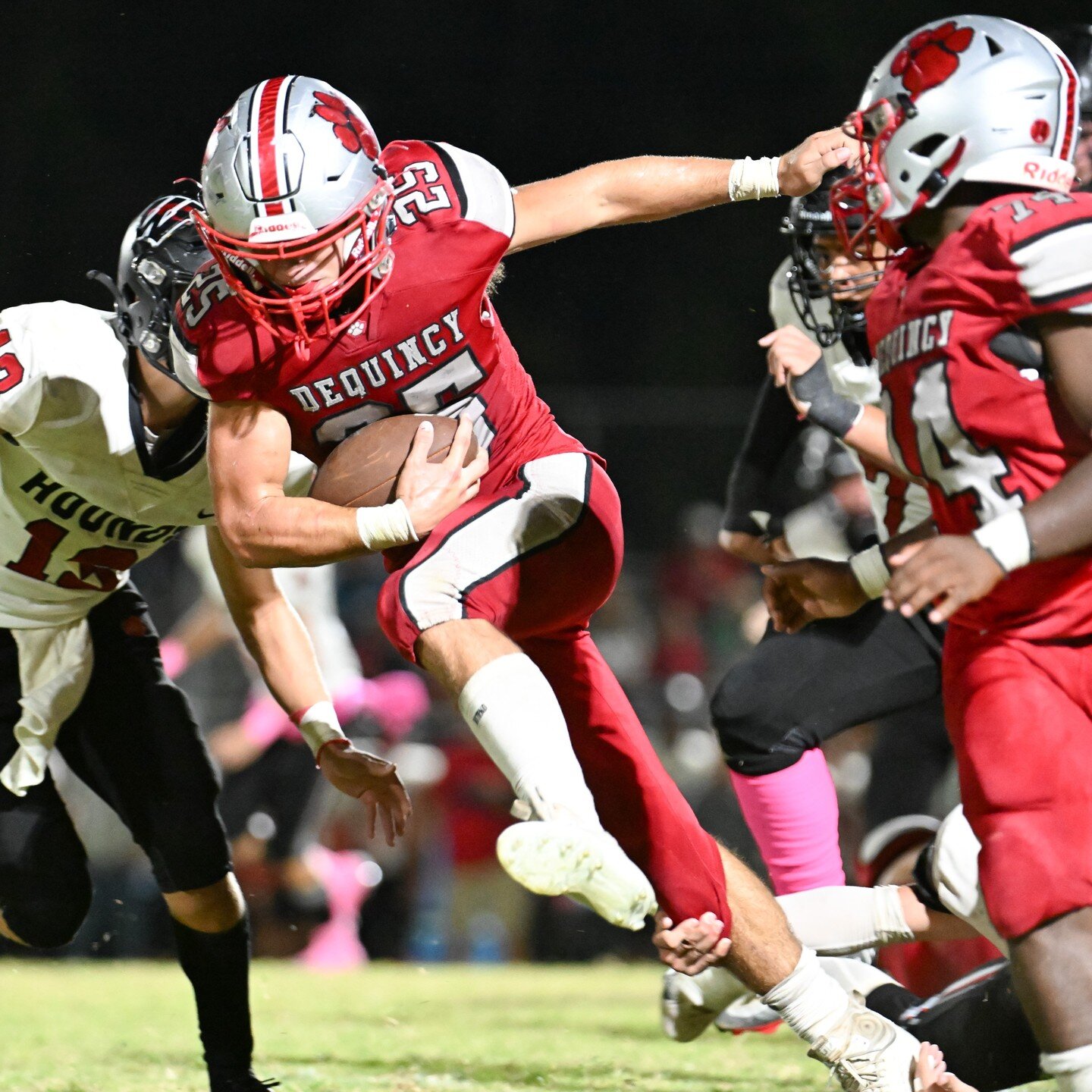 DHS Homecoming Game

#football #highschoolfootball #footballgame #footballphotography #varsityfootball #fridaynightlights