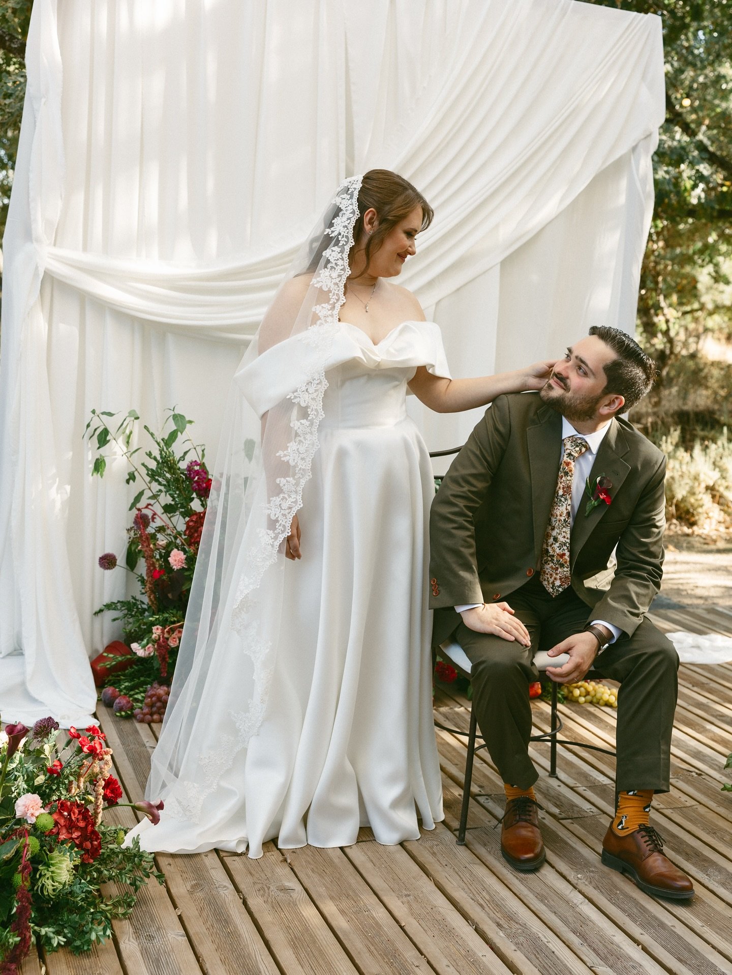 The story of Nastya and Nacho and how two people from places as far apart as Russia and Spain found each other🤍🍇

Wedding planner: @bamboleoweddings 
Photo and super8: @cocoalvarezphoto 
Flowers: @18petalos 
Venue: @aldeatejeranegra 
Muah: @martari