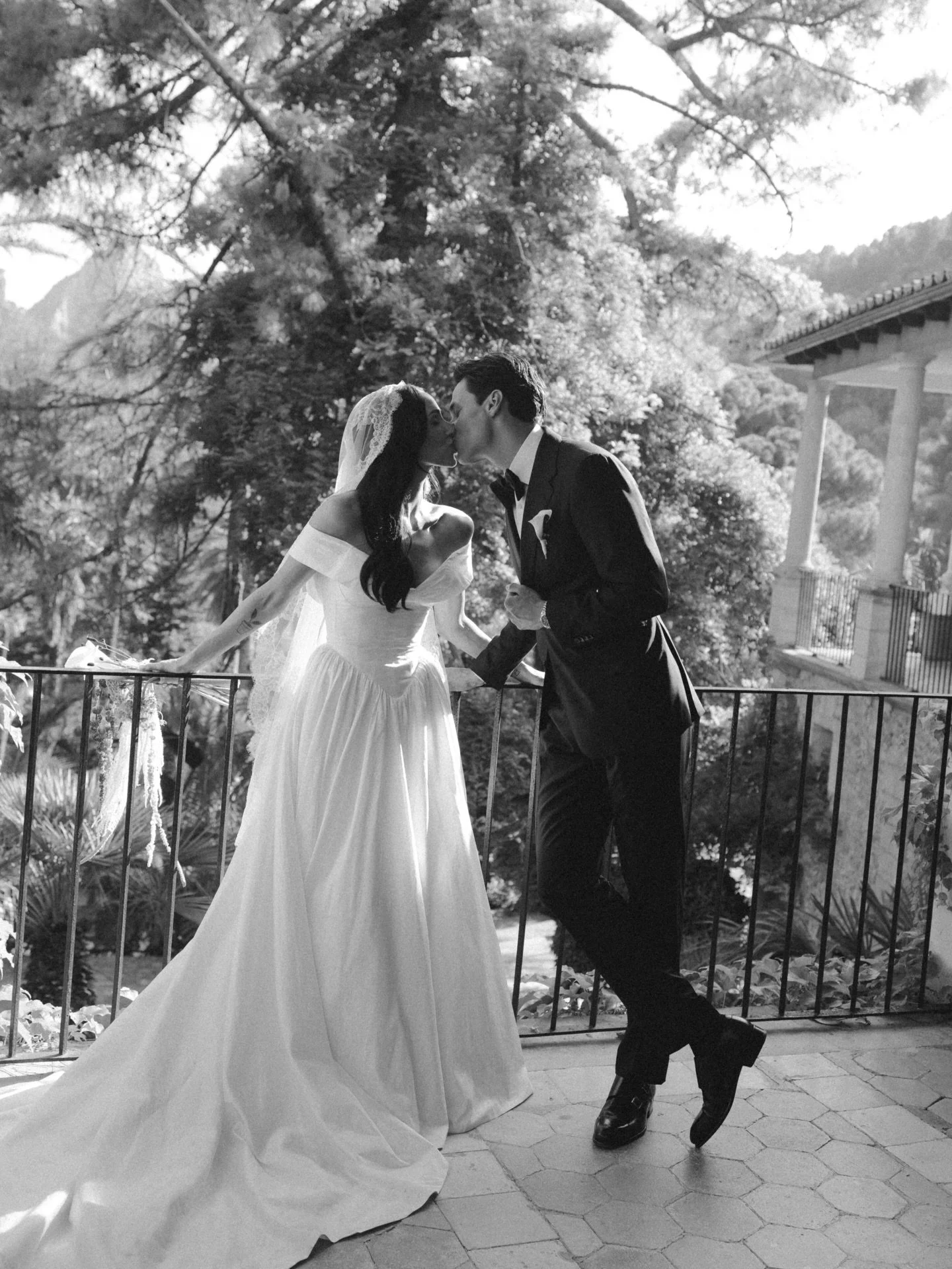 Mrs and Mr SALLOI 💌

Photo: @coco.and.david 
WP: @weddingmoremallorca 
Venue: @jardinesdealfabia 

#destinationwedding #mallorcawedding #destinationweddingphotography