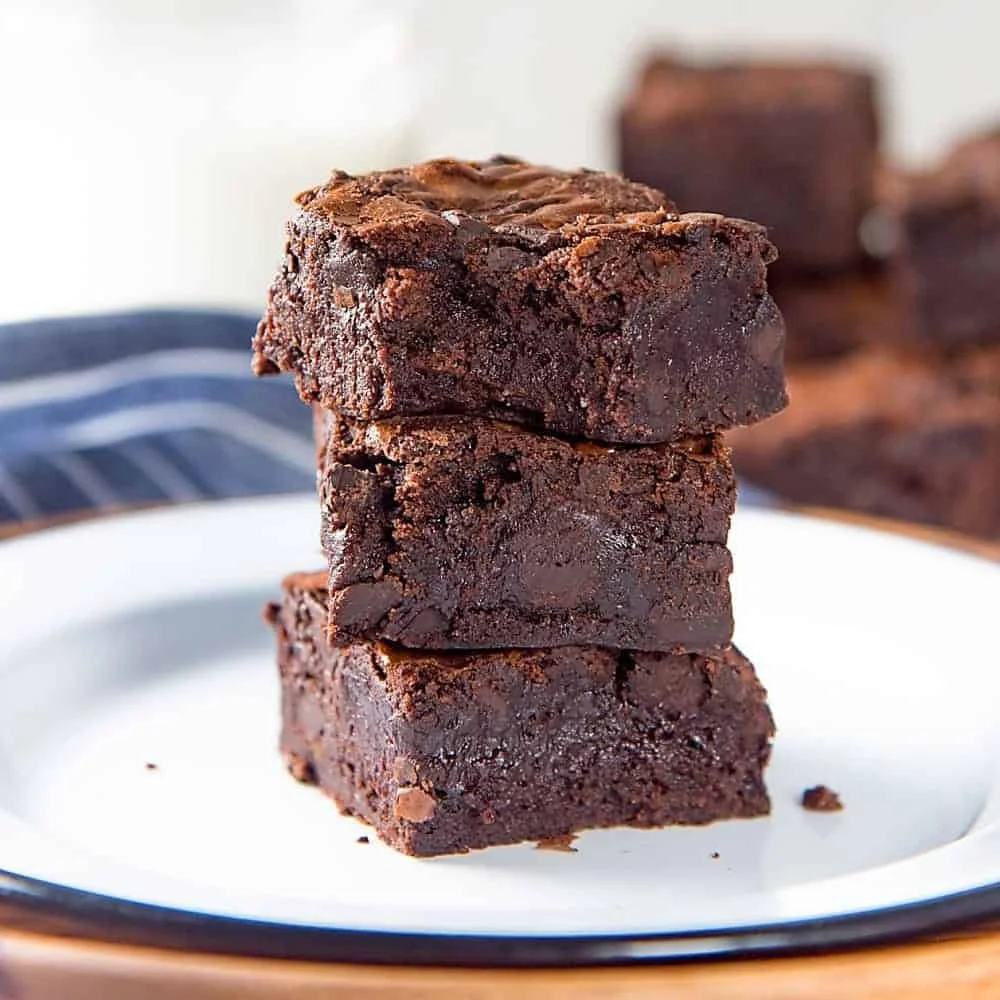 Fudgy-Brownies-The-Flavor-Bender-Featured-Image-SQ-16.jpg