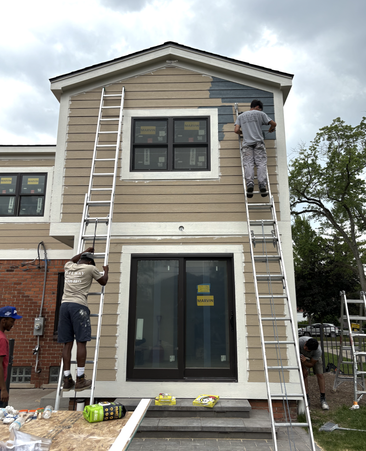 ROYAL OAK EXTERIOR PAINT