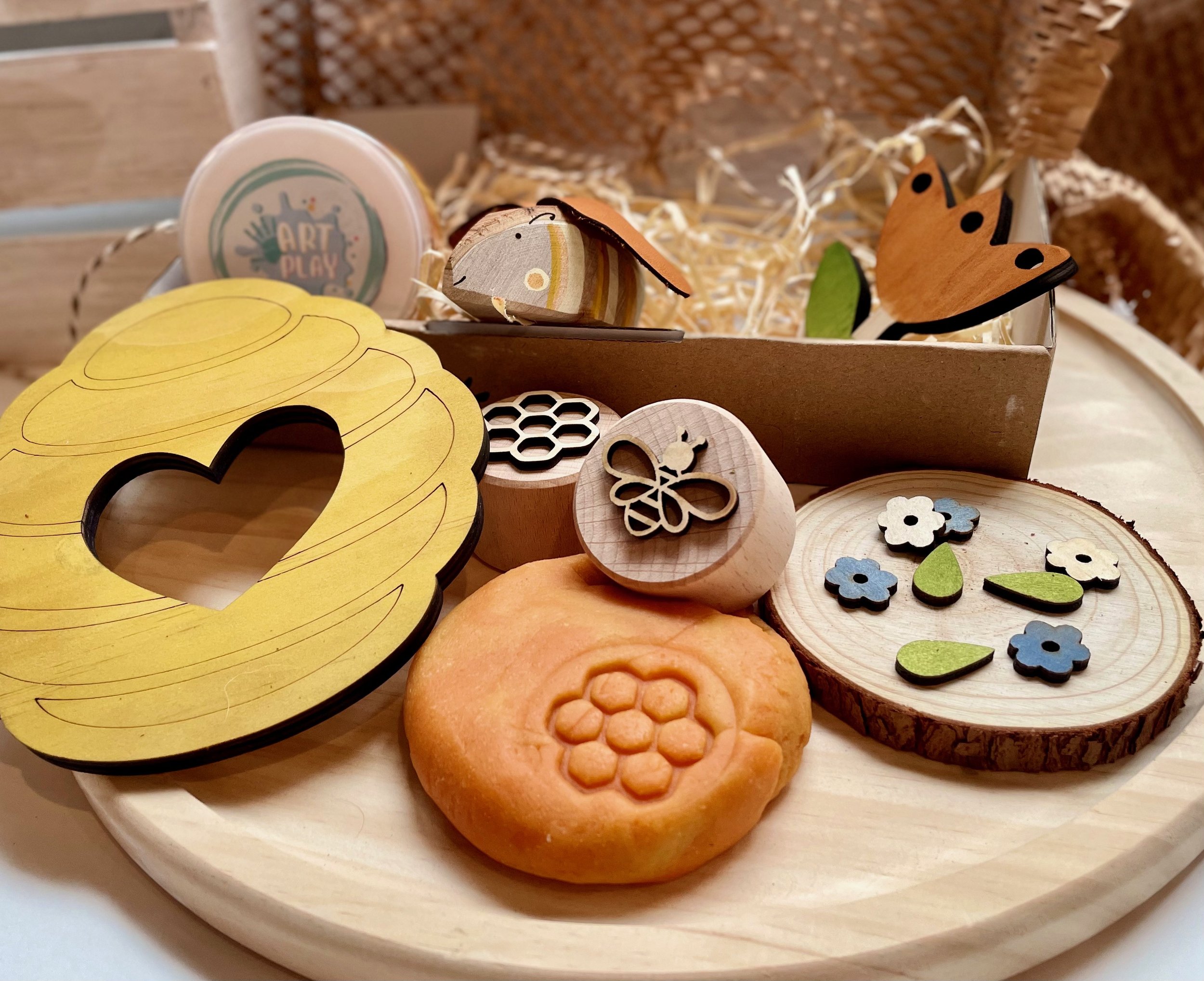 Bumble Bee Hive Play Kit