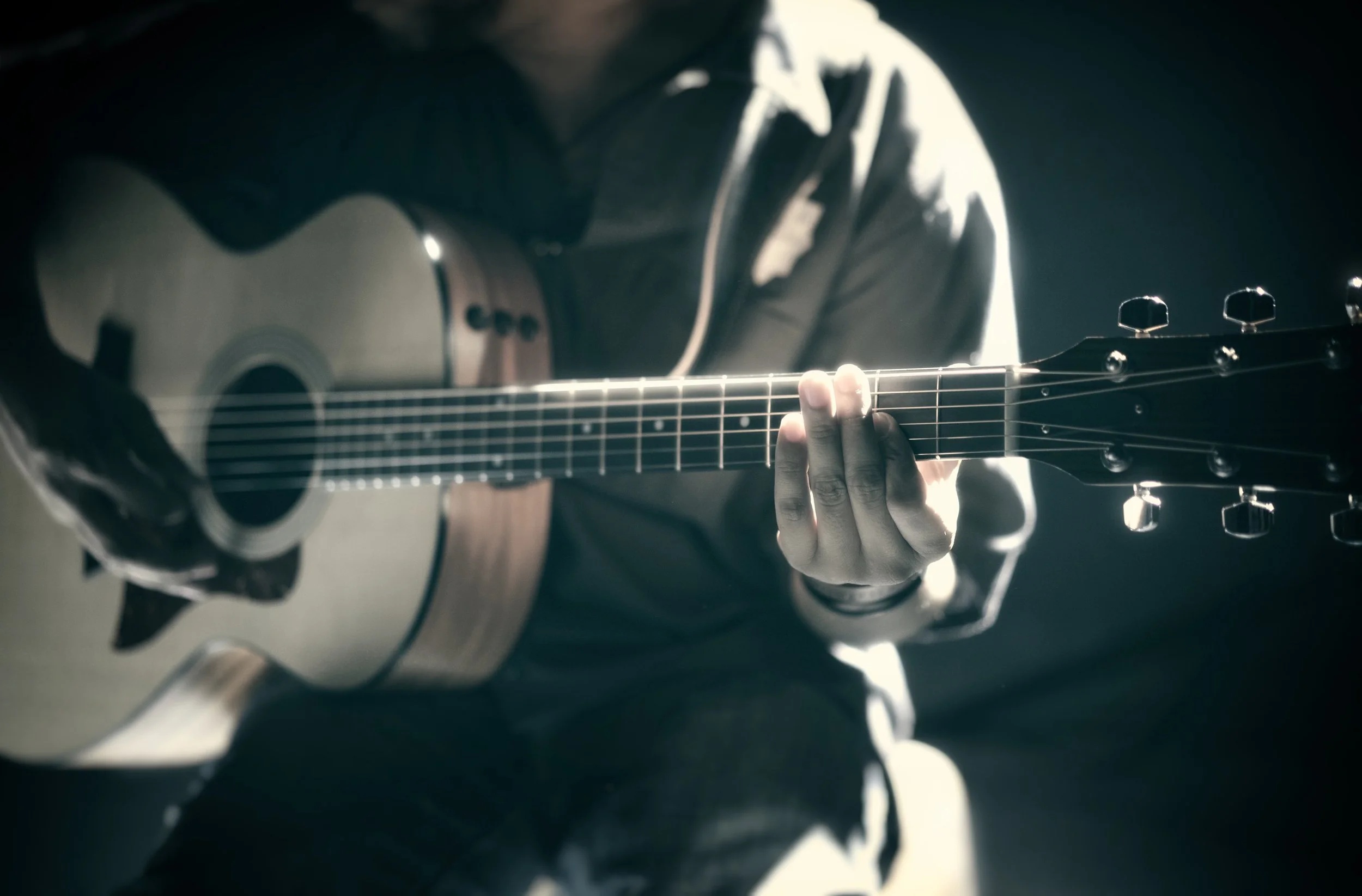 How to Write Lyrics That Resonate with Your Audience