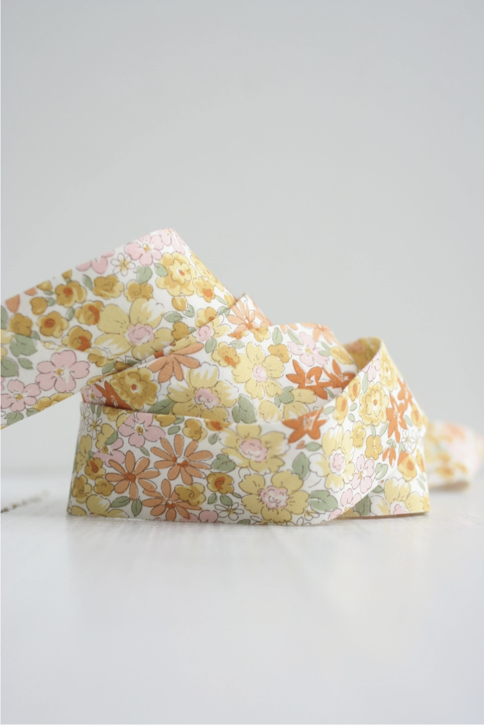 2.5" Bias Quilt Binding - Yellow Garden Floral