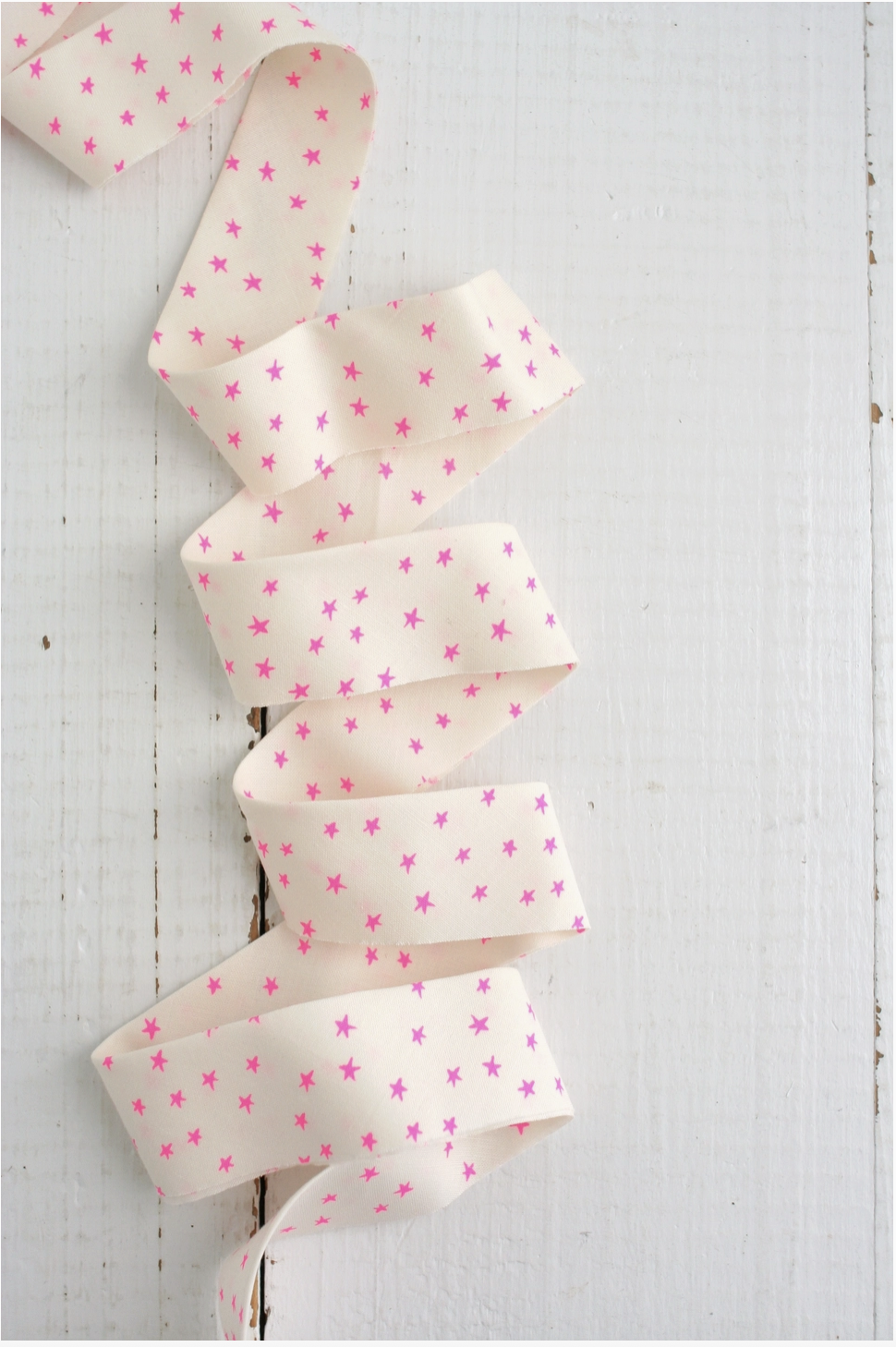 2.5" Bias Quilt Binding - Starry Neon Pink