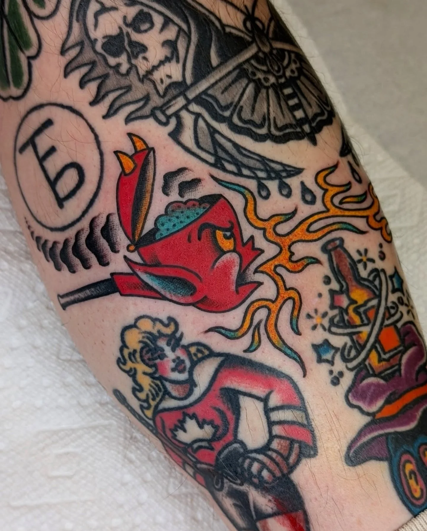 Hot stuff pipe by @sir.fry To book with Tristen, message him directly.

#tattoo #kelowna #kelownatattoo