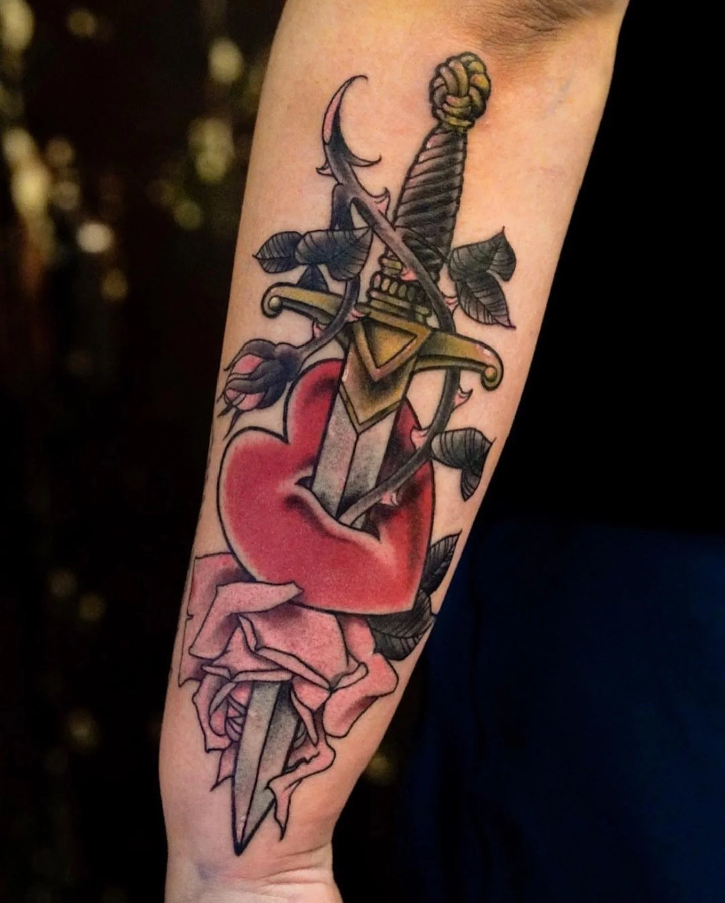 Dagger heart combo by @kylehoffarth To book with Kyle, message him directly.

#kelowna #kelownatattoo #okanagantattoo #daggertattoo