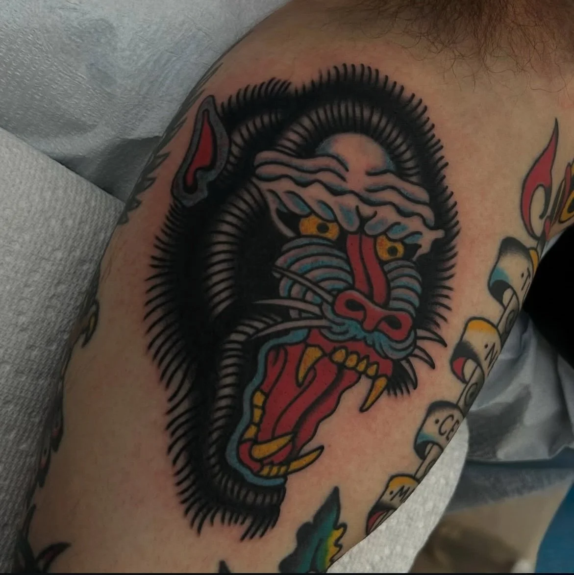 Baboon by @loucifer.tattoo To book with Lou, message him directly.

#kelowna #kelownatattoo #okanagantattoo #baboontattoo