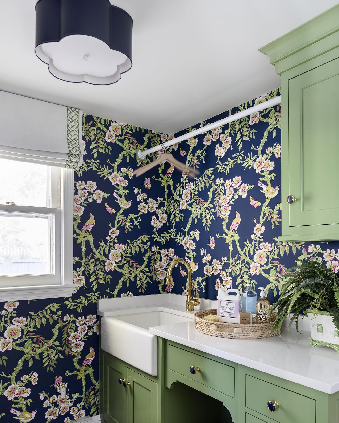 Now THIS is a laundry room I wouldn&rsquo;t mind spending time in&hellip;💚💙 &hellip;&hellip;&hellip;&hellip;&hellip;&hellip;&hellip;&hellip;&hellip;&hellip;&hellip;&hellip;..&hellip;&hellip;&hellip;&hellip;&hellip;&hellip;&hellip;&hellip;&hellip;&h