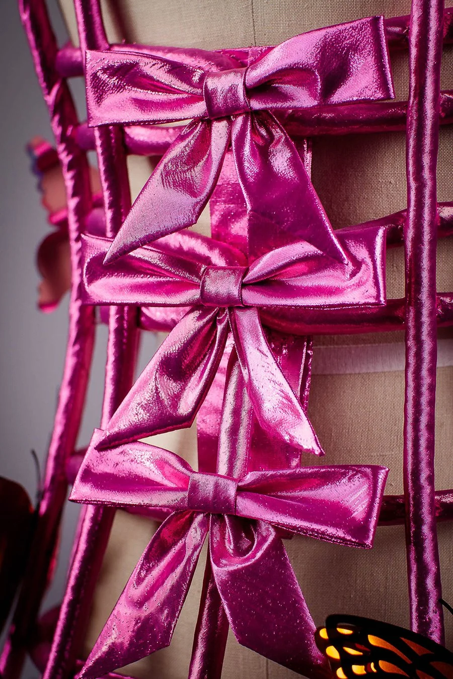 Rose_Trellis_Back_Bows_Detail_web.jpg