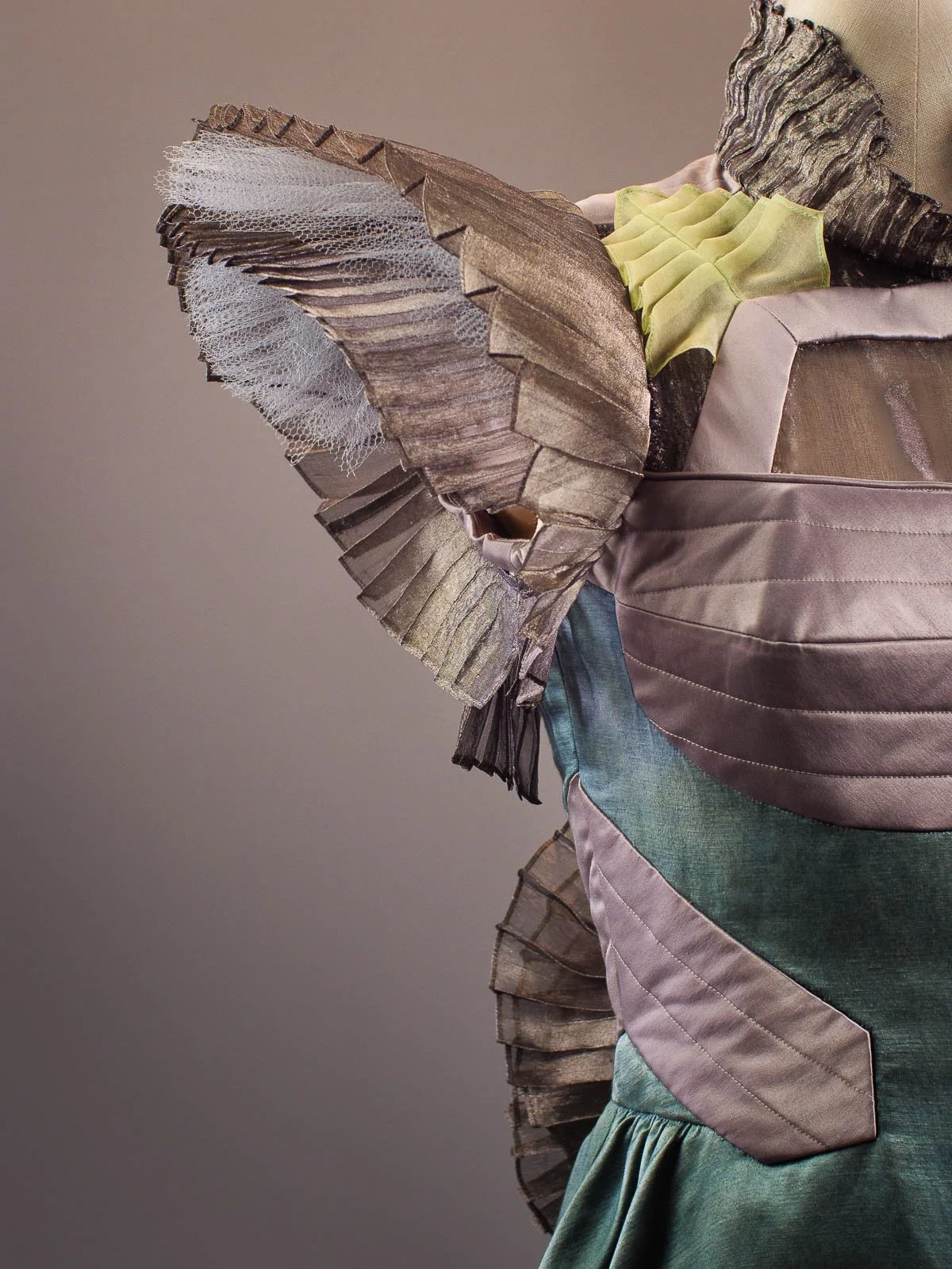 Water_Crystal_Front_Sleeve_Detail.jpg