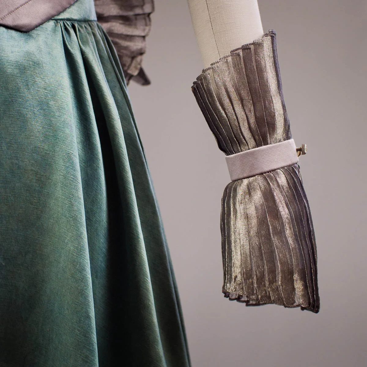 Water_Crystal_Wrist_Cuff_Detail.jpg
