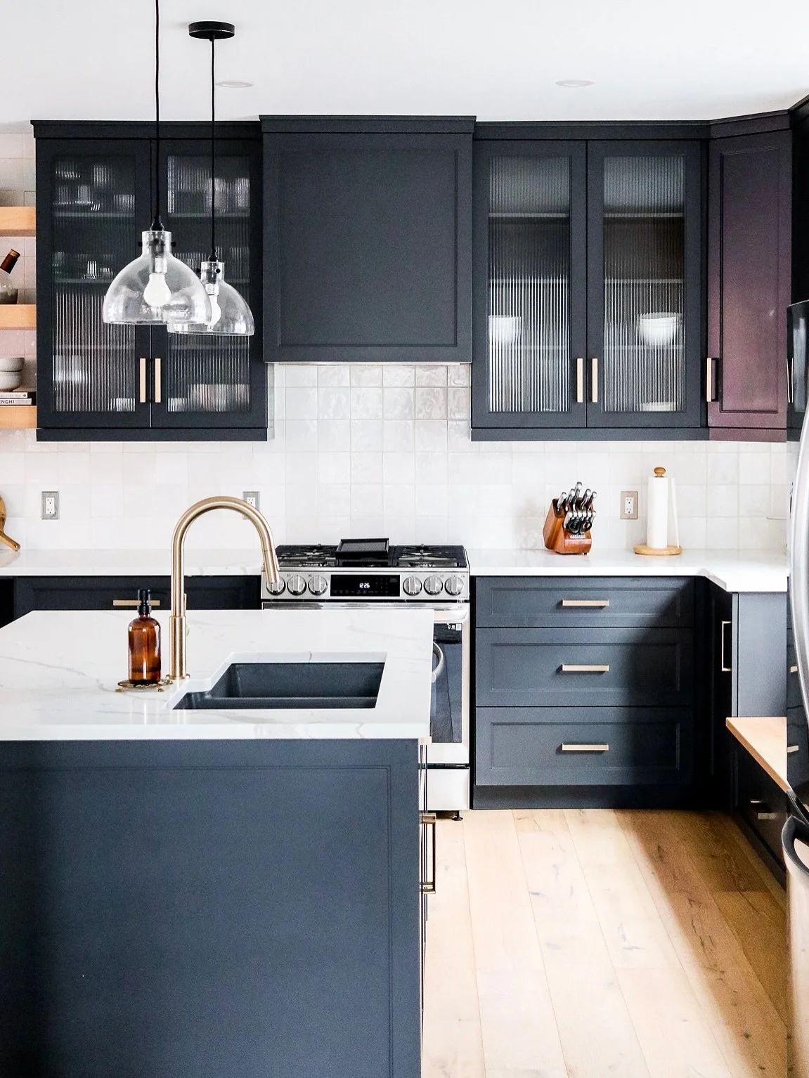 Same space. Totally reimagined! 🔄🤯

We didn&rsquo;t just update the kitchen in Project Hilda, we flipped the entire layout for better flow, function and wow-factor! No more awkward dividing wall, frustrating appliance placements and cramped counter