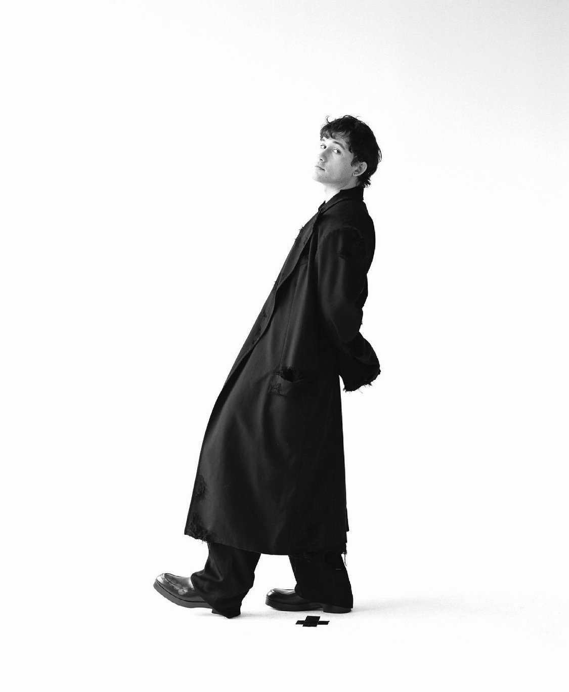 Man About Town
Gossip Girl's Eli Brown | Johnson Lui - Photographer | Scott Shapiro - Fashion Editor/Stylist | Taichi Saito - Hair Stylist | Rei Tajima - Makeup Artist | Danni Moye-Honeyman & Tevin Consiglio- Assistant Stylist | Eli Brown - Actor | S