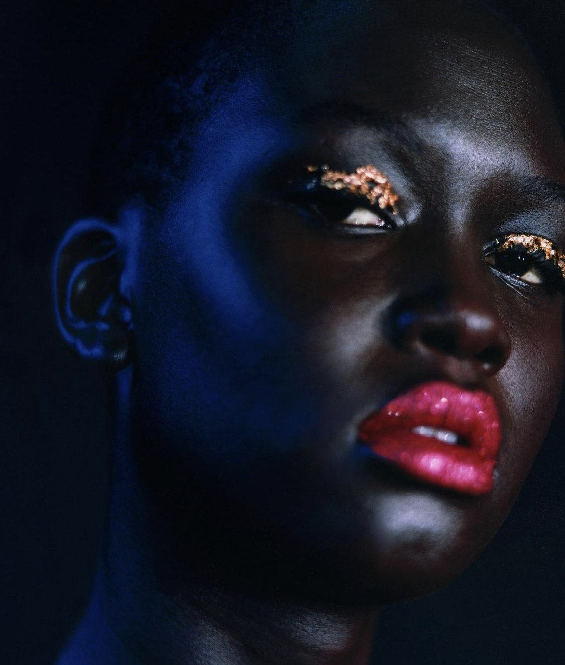 Phosphenes Magazine
GLOSSED
| Jai Pugh - Photographer |
Scott Shapiro - Fashion Editor/Stylist | Thomas Wilson - Beauty | Danni Moye-Honeyman - Assistant Stylist | Awuor Dit/Musa Sillah - Model | Jean Paul Quashie |
Source: desphosphenes.com
Publi