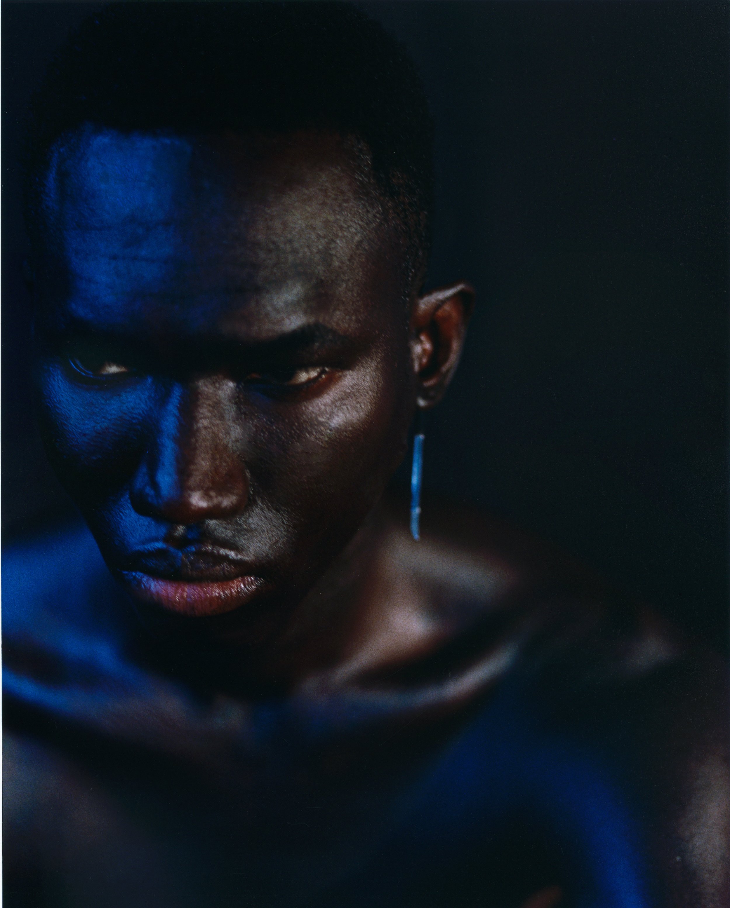 Phosphenes Magazine
GLOSSED
| Jai Pugh - Photographer |
Scott Shapiro - Fashion Editor/Stylist | Thomas Wilson - Beauty | Danni Moye-Honeyman - Assistant Stylist | Awuor Dit/Musa Sillah - Model | Jean Paul Quashie |
Source: desphosphenes.com
Publi