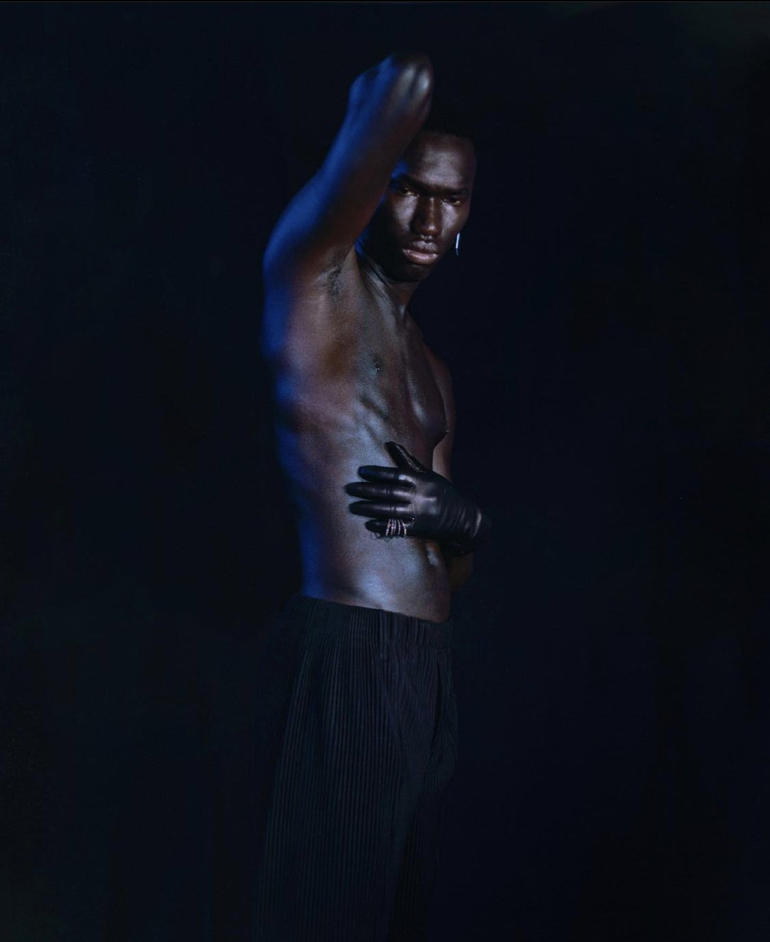 Phosphenes Magazine
GLOSSED
| Jai Pugh - Photographer |
Scott Shapiro - Fashion Editor/Stylist | Thomas Wilson - Beauty | Danni Moye-Honeyman - Assistant Stylist | Awuor Dit/Musa Sillah - Model | Jean Paul Quashie |
Source: desphosphenes.com
Publi
