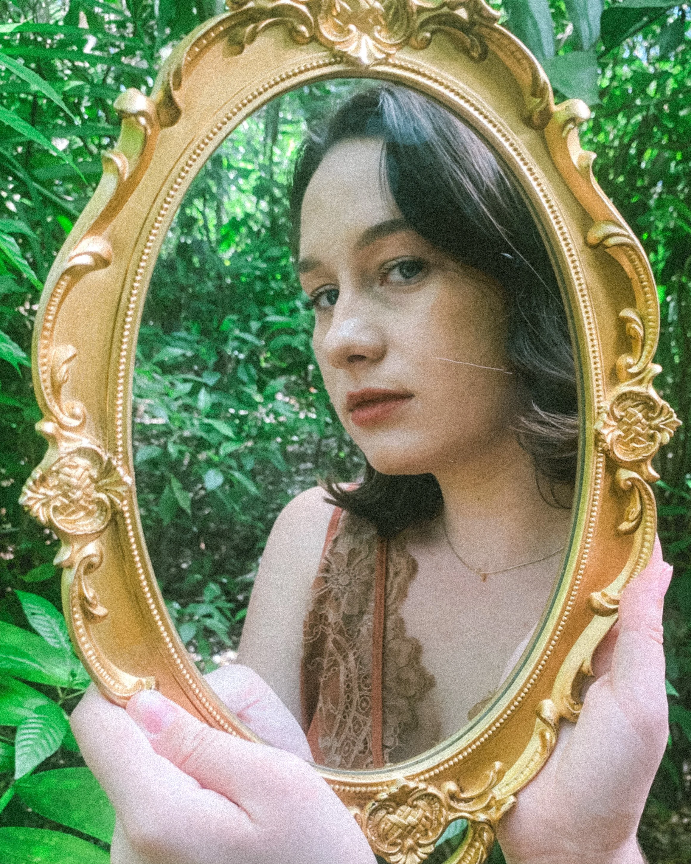 who is hannah hawthorn — Hannah Hawthorn | The Creator of @simplywitched