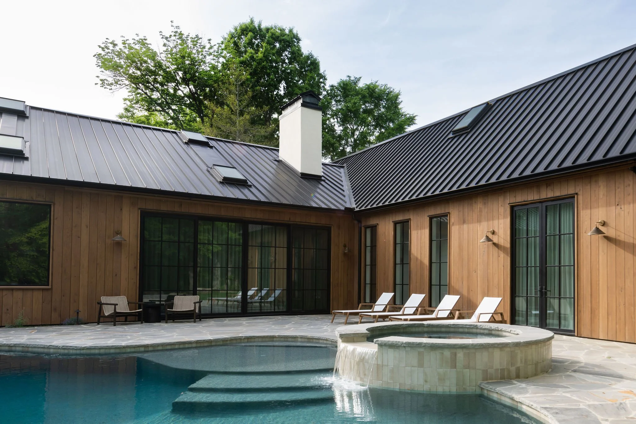 VictoriaForehan_Comstock_Exteriors_14.jpg