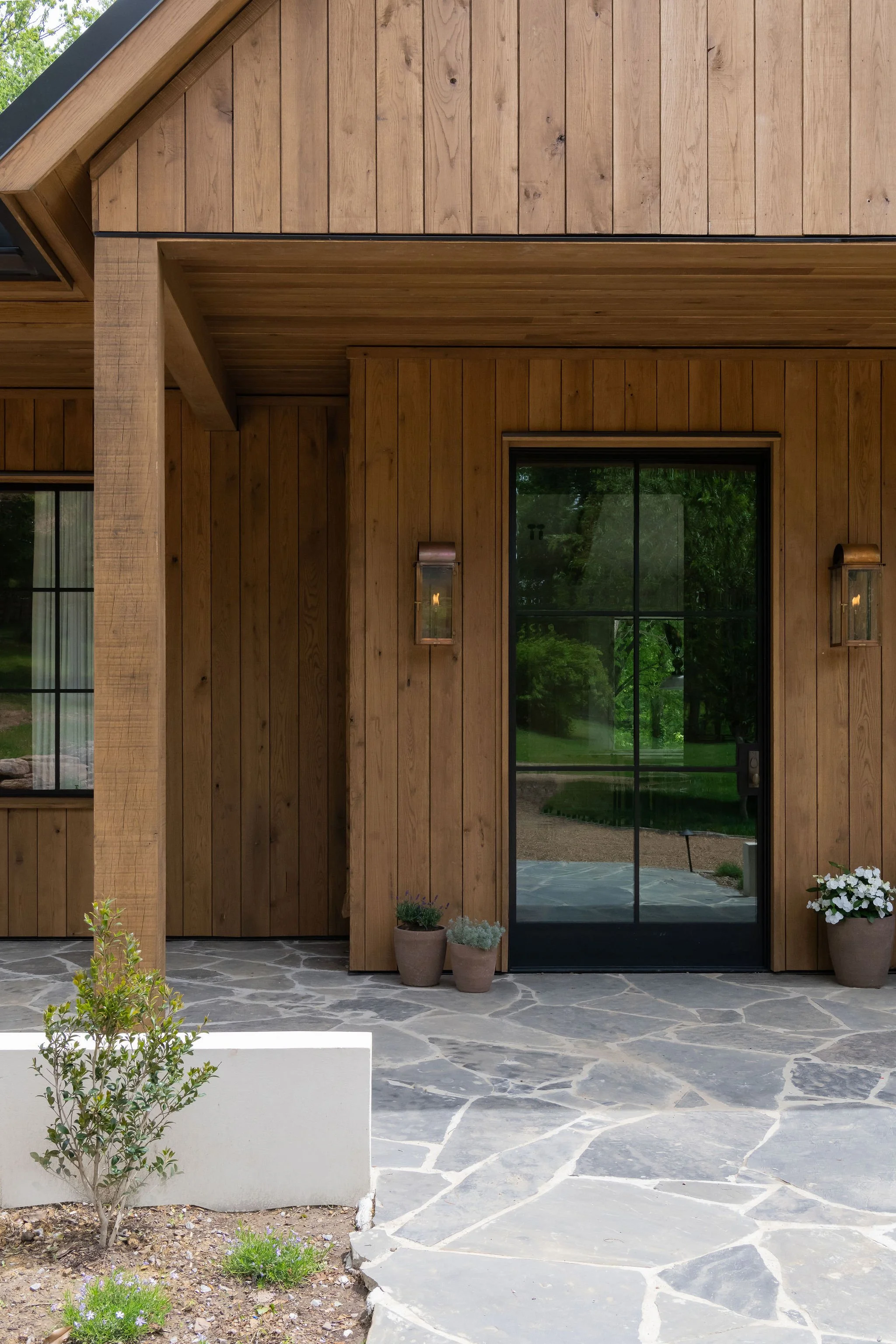 VictoriaForehan_Comstock_Exteriors_06.jpg