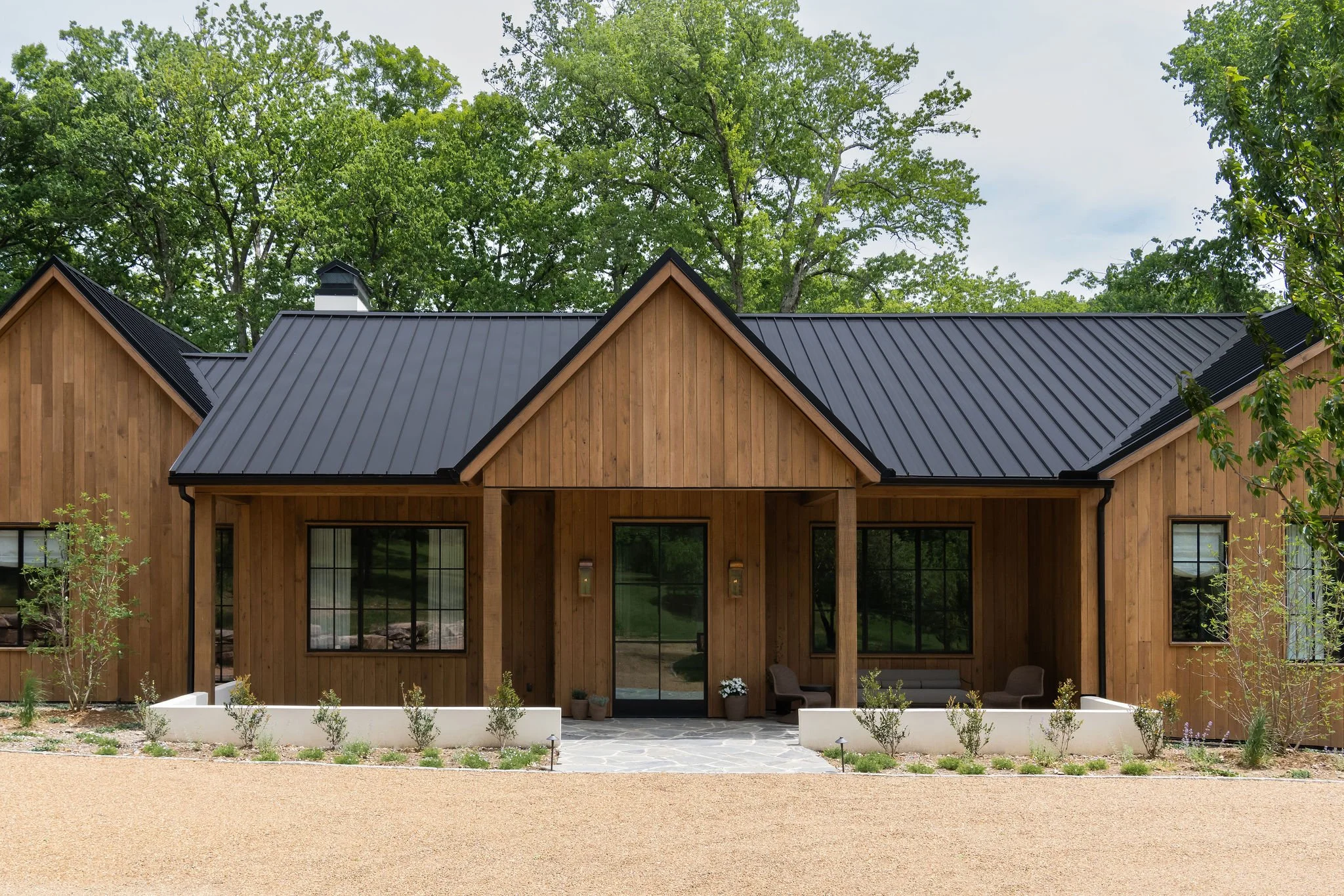 VictoriaForehan_Comstock_Exteriors_02.jpg