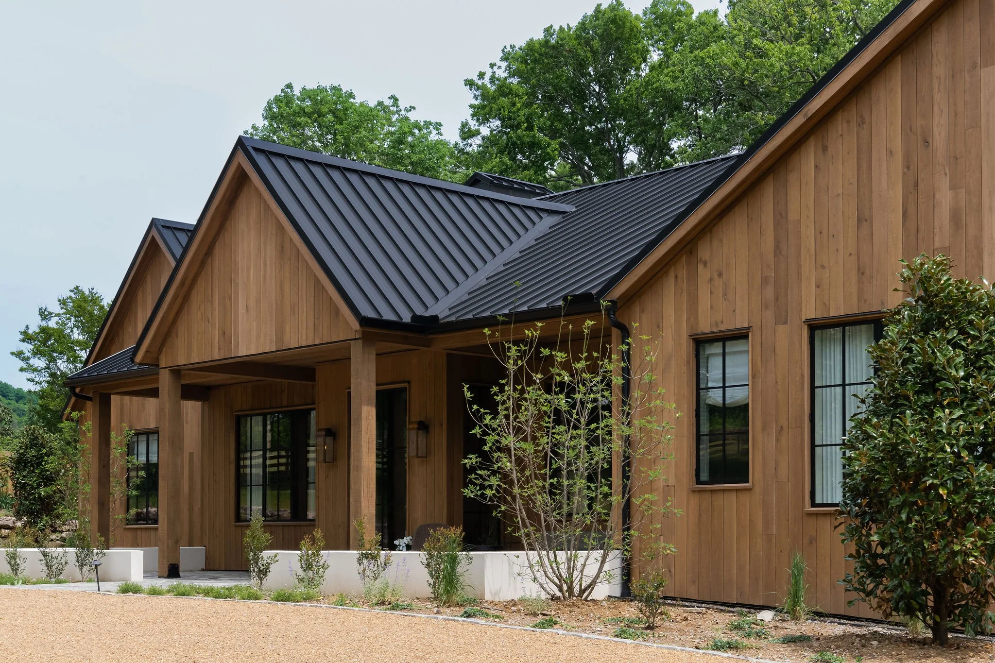 VictoriaForehan_Comstock_Exteriors_08.jpg