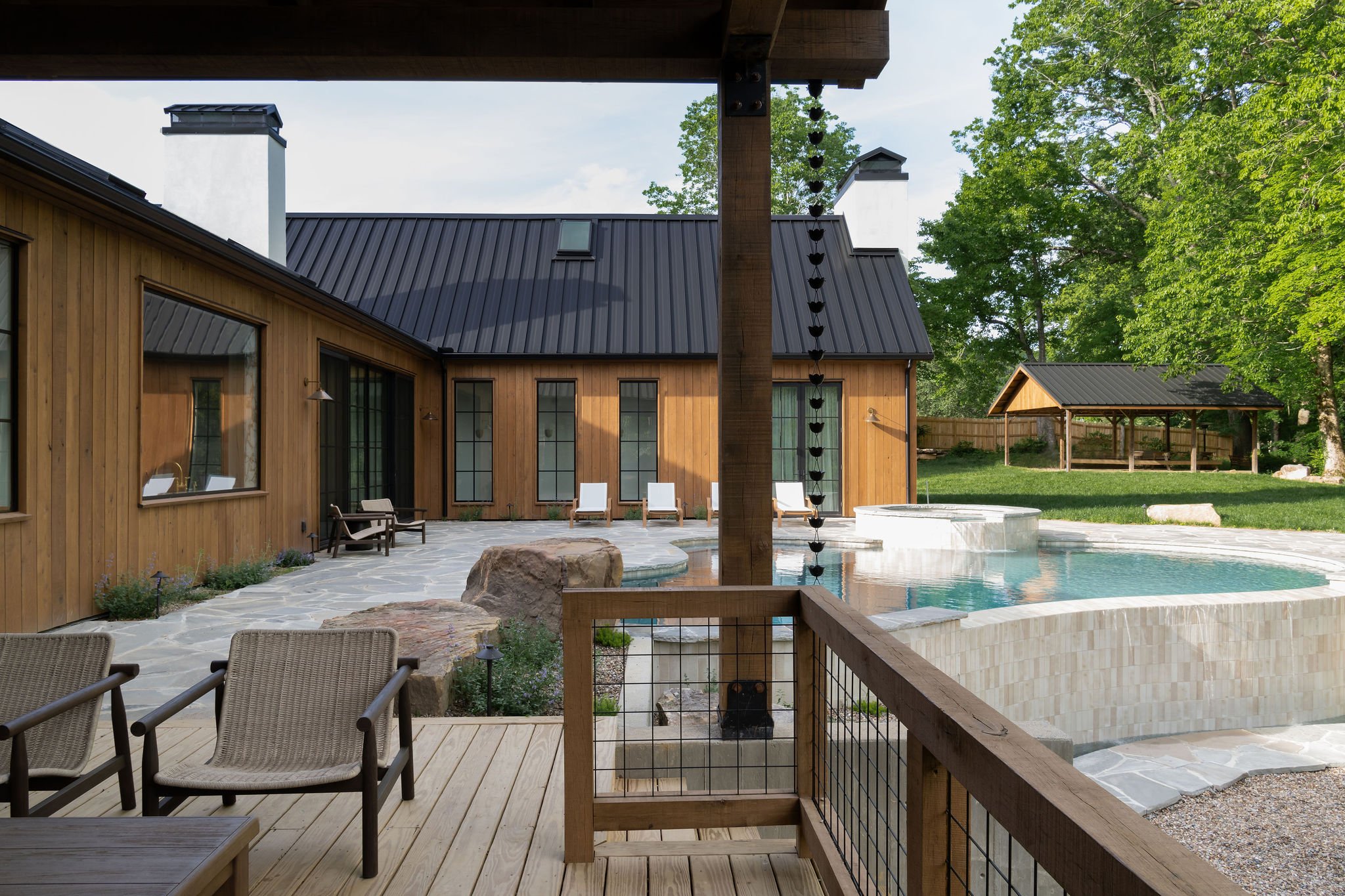 VictoriaForehan_Comstock_Exteriors_11.jpg