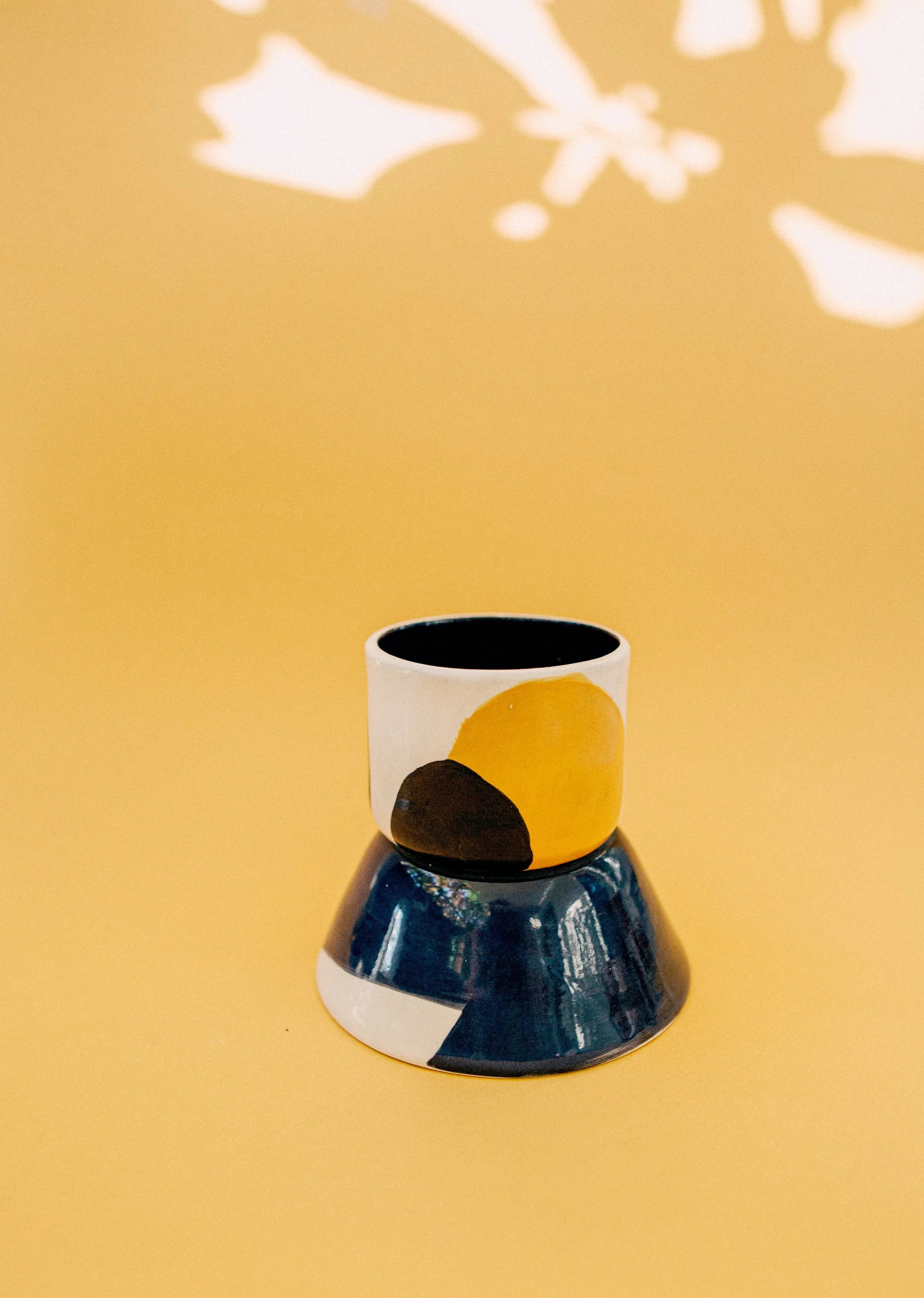 abstract yellow tumbler