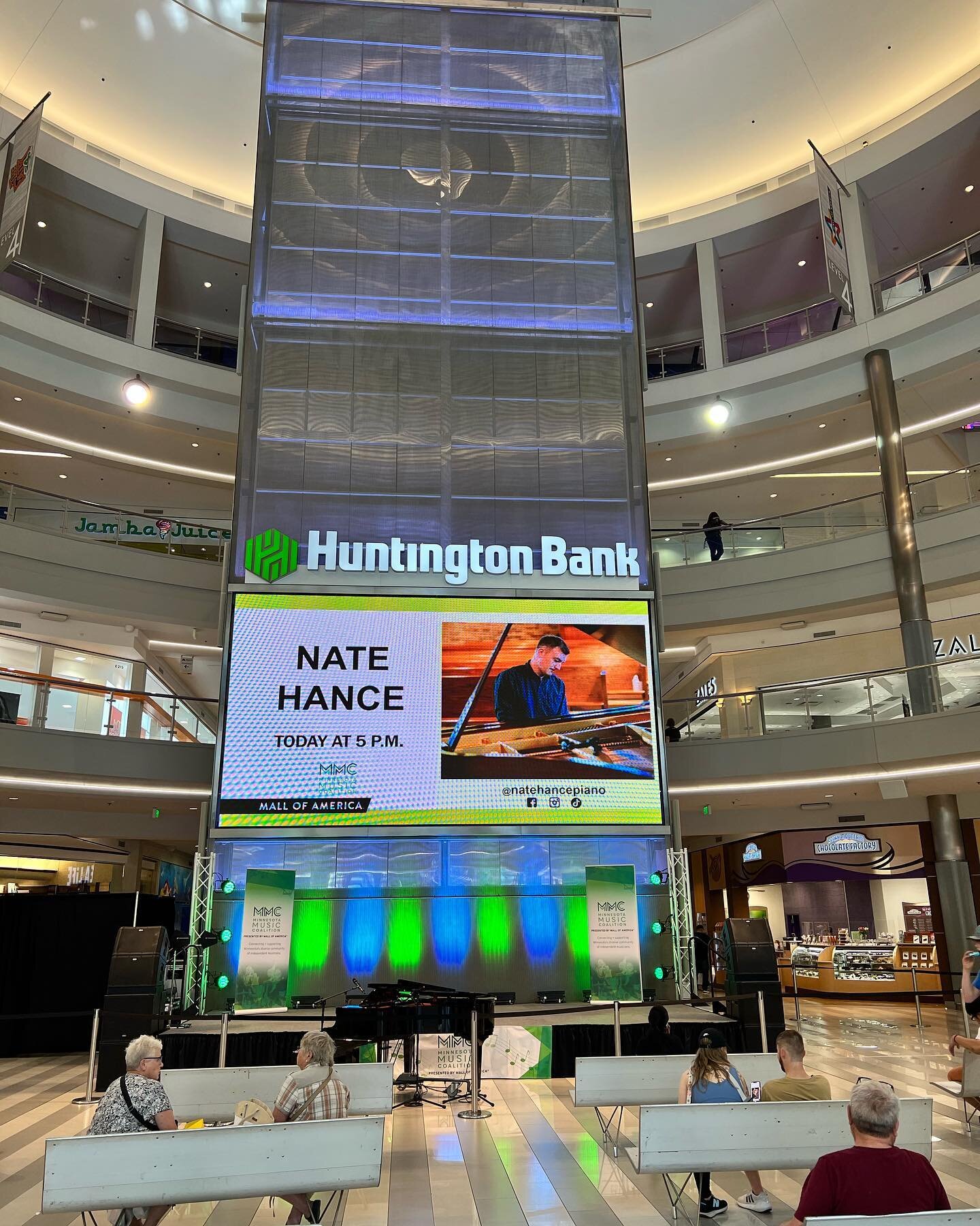 A joy to share my music at @mallofamerica yesterday, playing my movie medleys, regrenified songs, mashups, originals, backwards piano, and of course making a case against pineapple on pizza. Thank you @mnmusicco for the opportunity! #pianistsofinstag