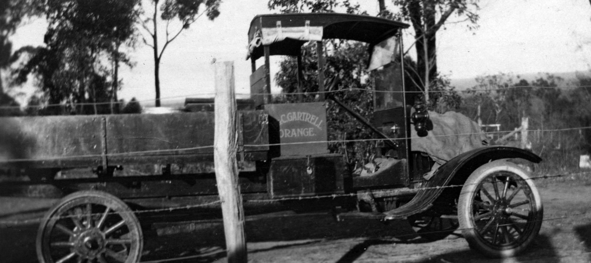 1930-Gartrell-tyre-service-model-A-Ford-on-the-road-to-Mt-Canobolas-scaled-1-e1628831518387.jpg