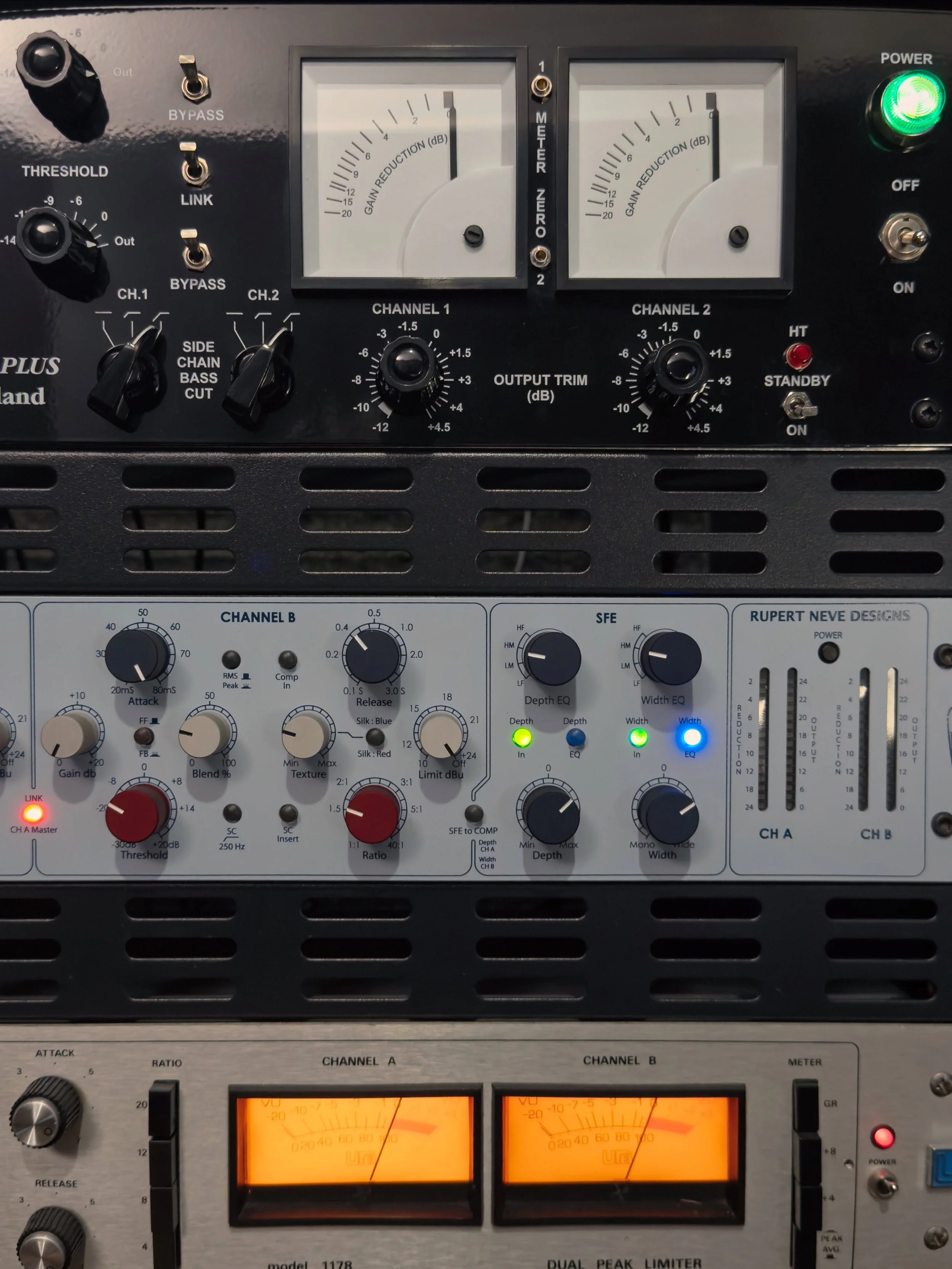 Keeping warm.

#masteringstudio #mixingengineer #melbournemusic #ausmusic #studiolife