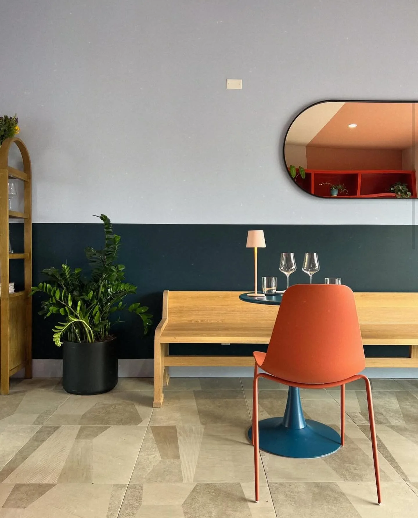 Built this bench to go into a brand new wine shop that opened this week in Ashland, Oregon. Check it out @goodjuice_wineshop