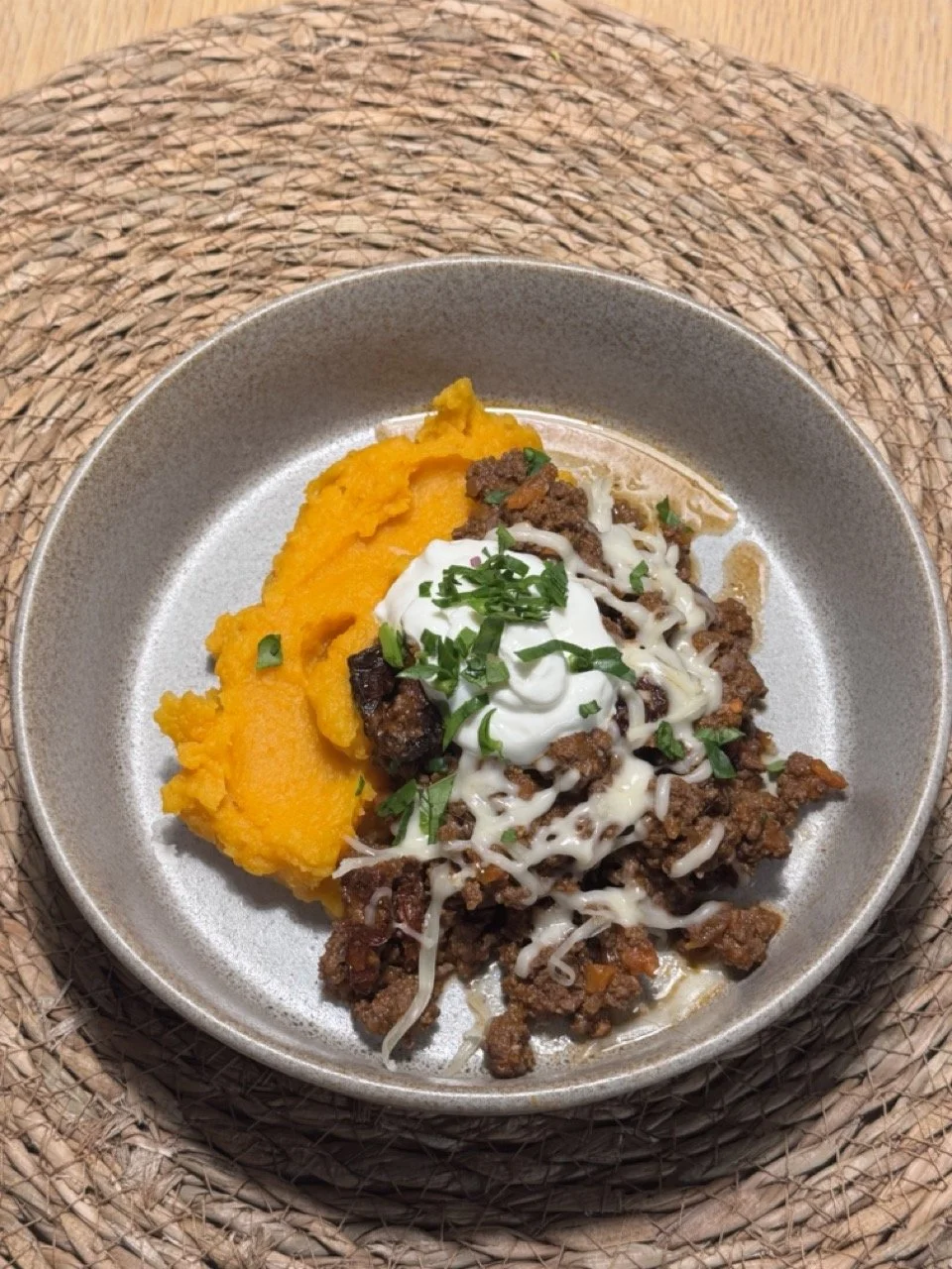Spicy sød kartofel bowl