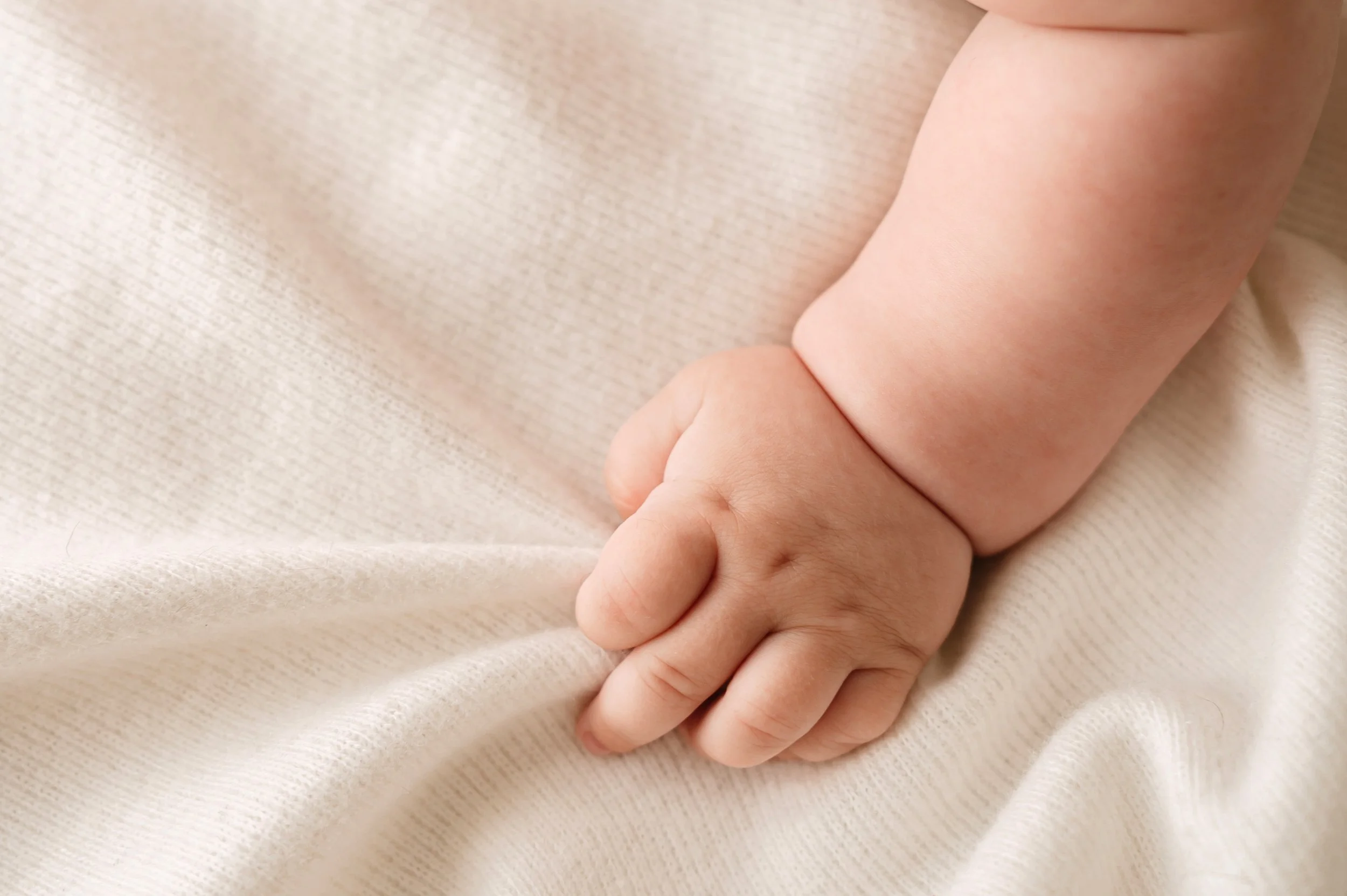 Louis 6 months-28.jpg