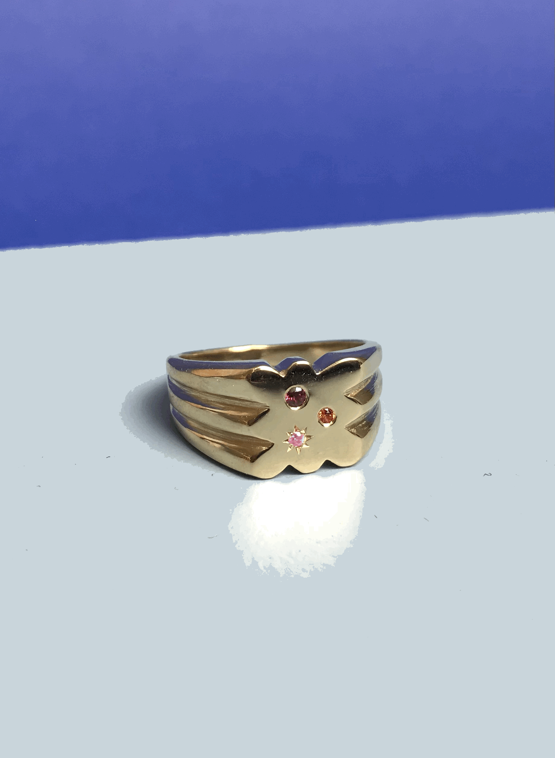 Bague Chevalière bijouterie col saphirs fabrication artisanale