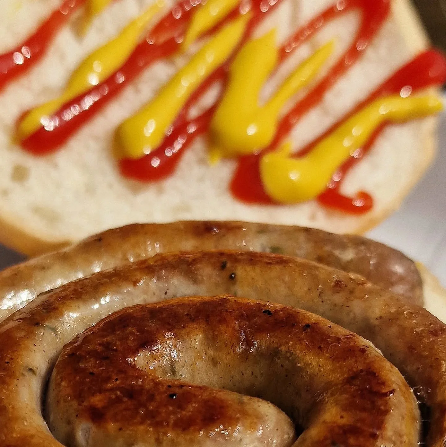 A Toulouse Whirl you're going to want to get your tastebuds on 👀 

Our new sausage bap, with the tastiest sausage from @beakandtailbutchers is now available for breakfast! 

Get your hands on them now 🎊 

#toulousewhirl
#newsausage 
#ohmy 
#goatled