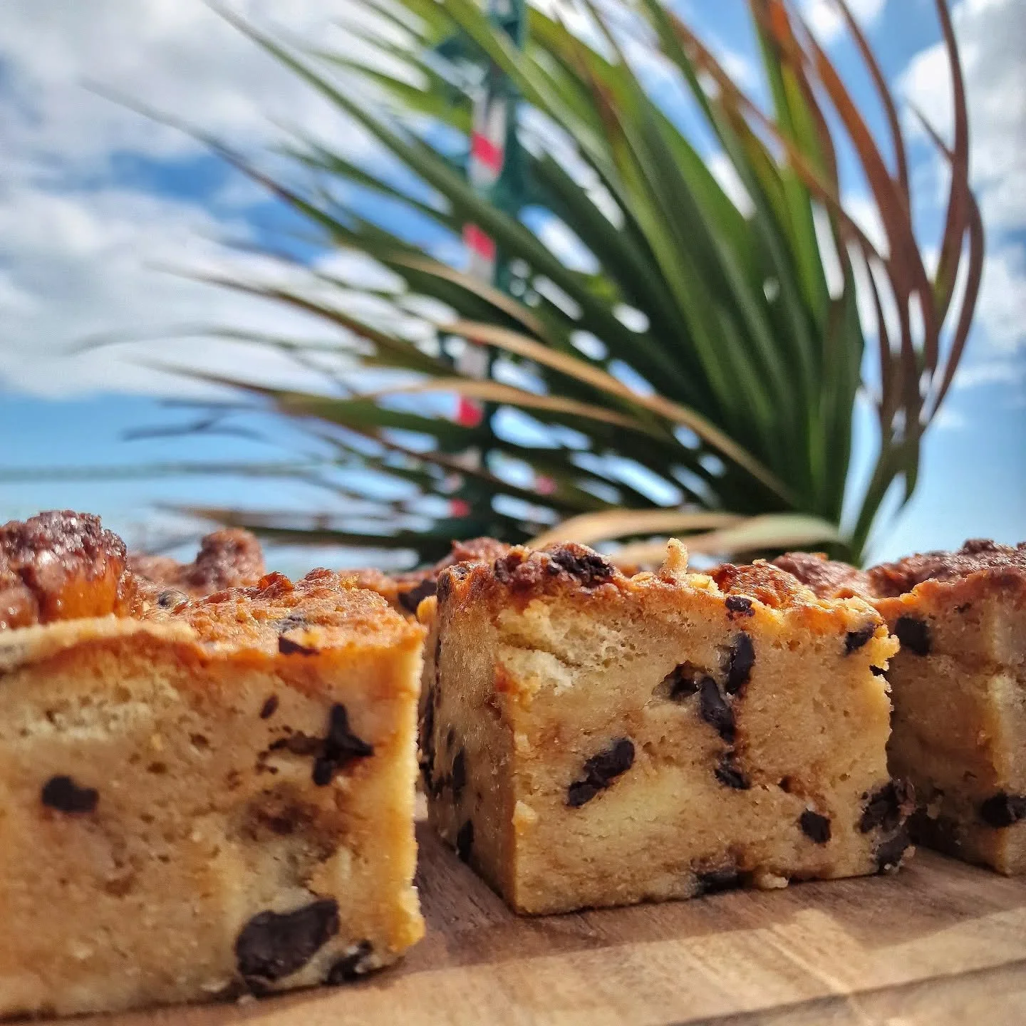 If you like bread &amp; butter pudding.. you're going to love this 👀 

Get your tatsebuds on these beauties. Homemade and totally, totally delicious. 

Bread and butter pudding, available now!

#omg
#breadandbutterpudding 
#goatledge