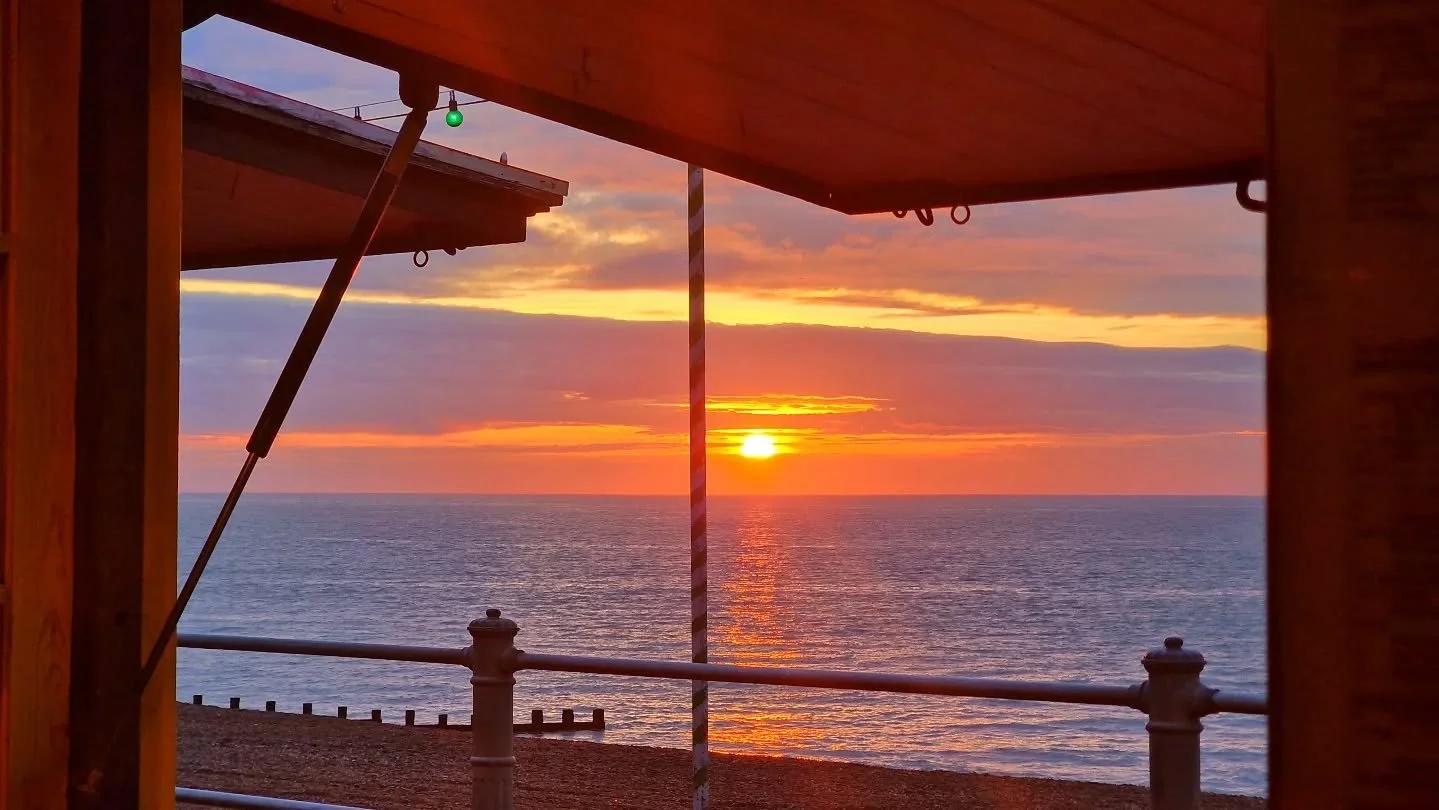 Oh we do like to be beside the seaside 🎶

Open all day long, with our all day menu, all happy to be by the sea ☀️ 

#coffee
#breakfast
#lunch
#goatledge
