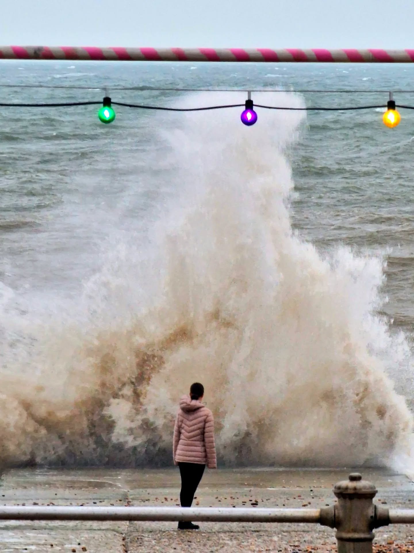 The waves are alive... THE WAVES ARE ALIVE!! 🌊 

#waves
#bigwaves
#hugewaves 
#gargantuanwaves 
#goatledge