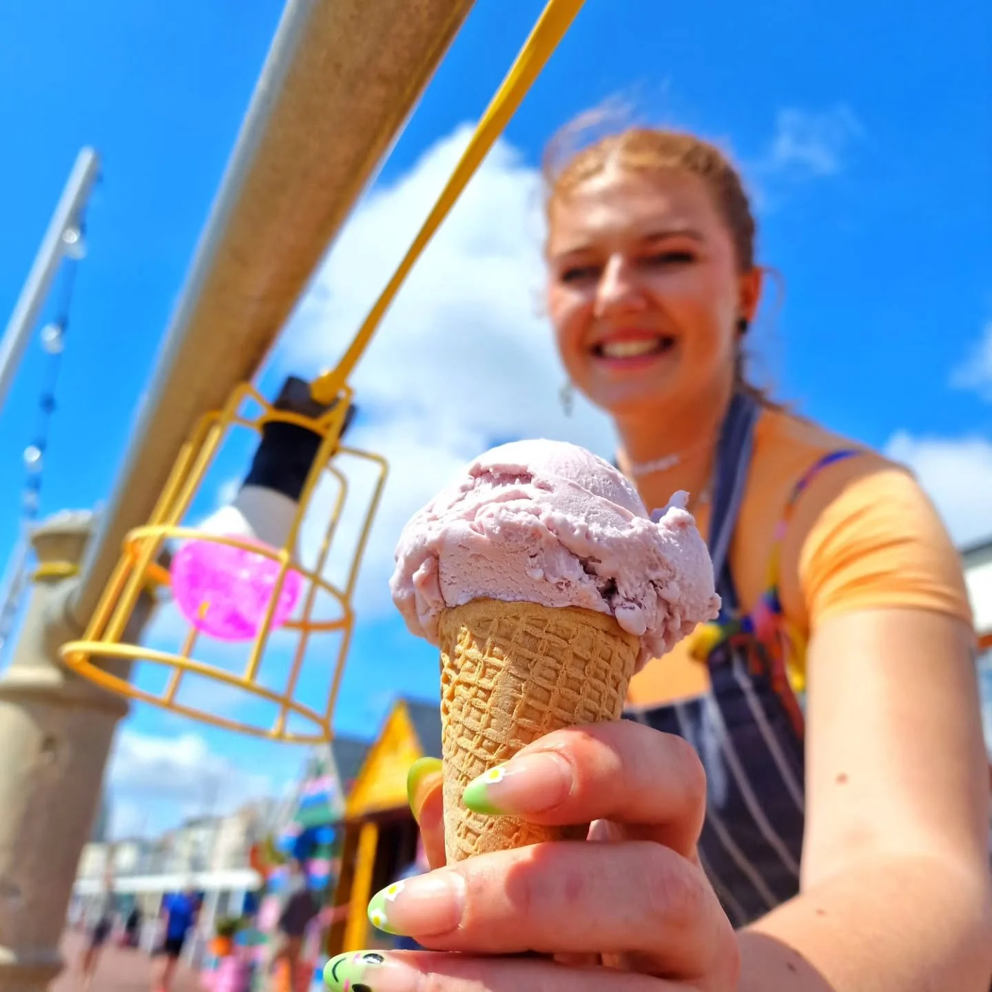 ITS TIME FOR (THE BEST) ICE CREAM 🍨🍦

So many fresh flavous to choose from! Currently featuring..

☆ Chocolate 
☆ Strawberry 
☆ Vanilla
☆ Coconut 
☆ Mint 
☆ Black Cherry 
☆ Lemon &amp; Lime Sorbet (VG 🌿) 

All ice cream created with absoulte love 